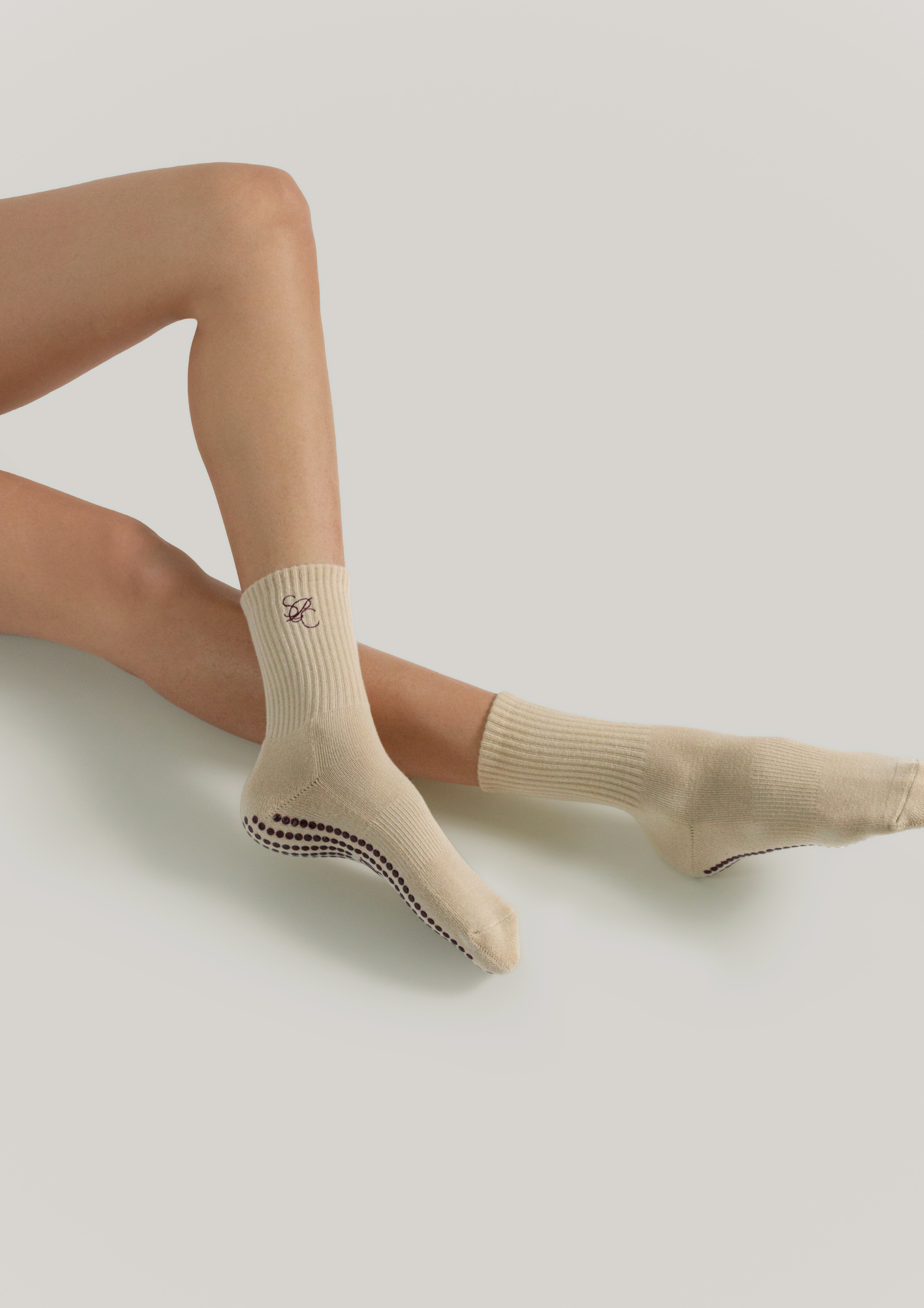 Pilates Grip Socks in Chai