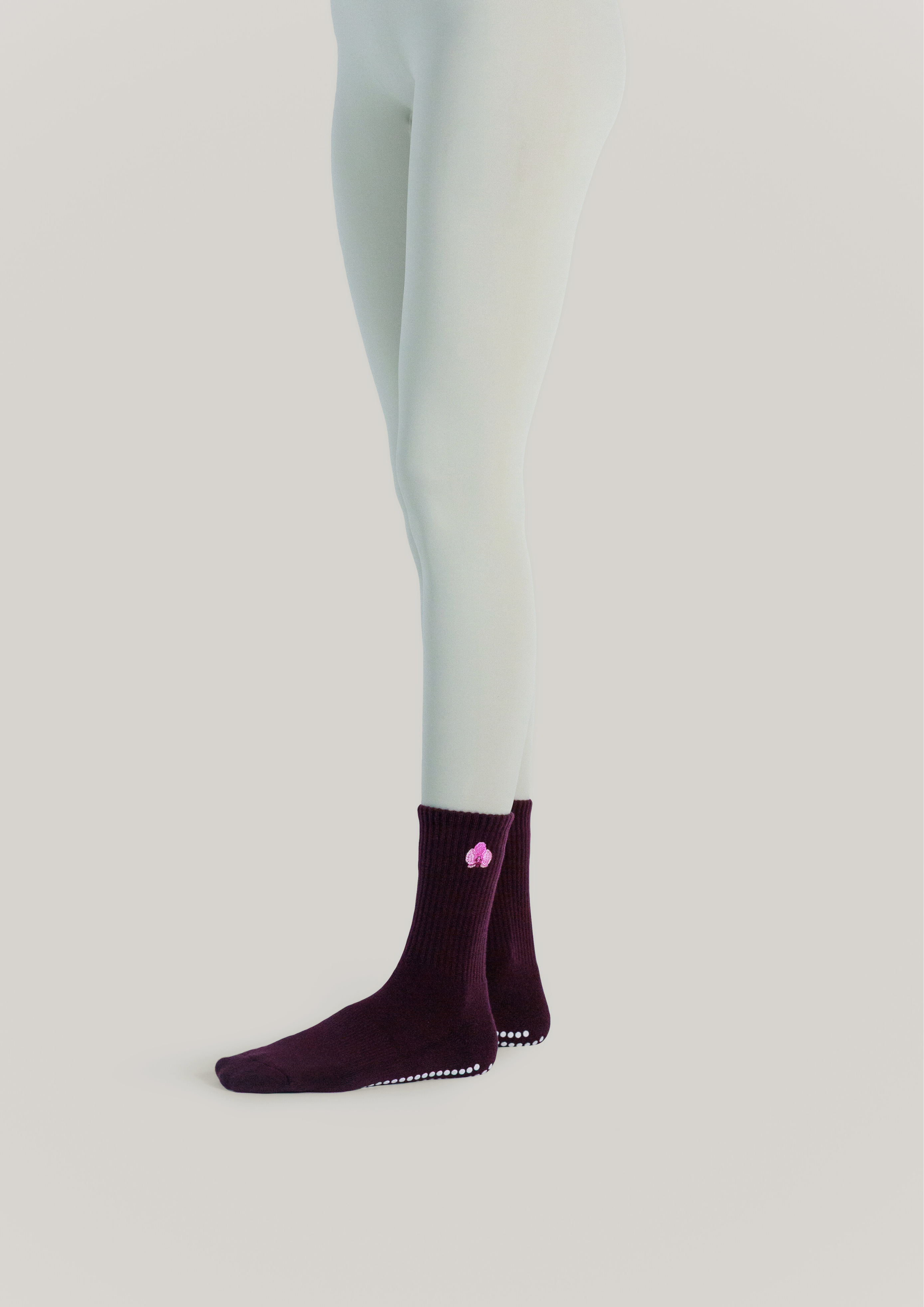 Pilates Grip Socks in Plum