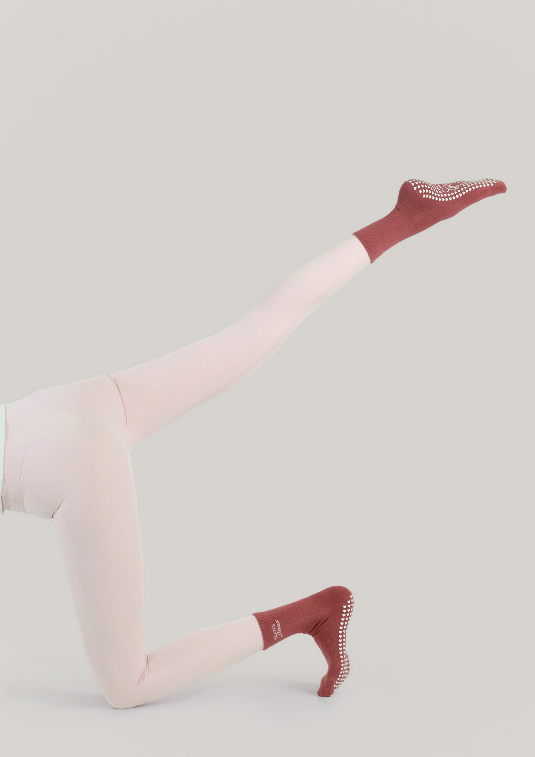 Pilates Grip Socks in Mauve Mirage