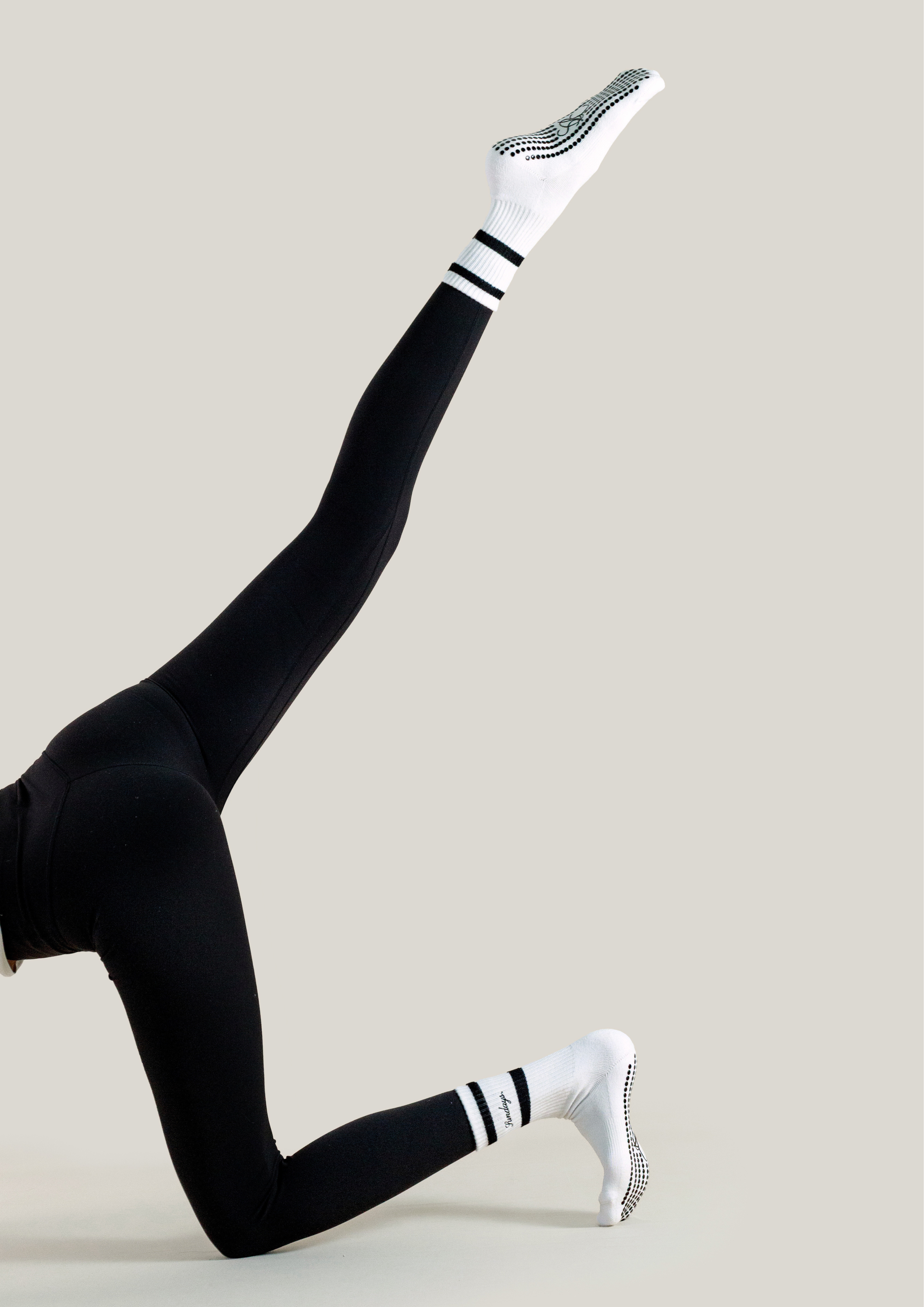 Pilates Grip Socks in Pearl