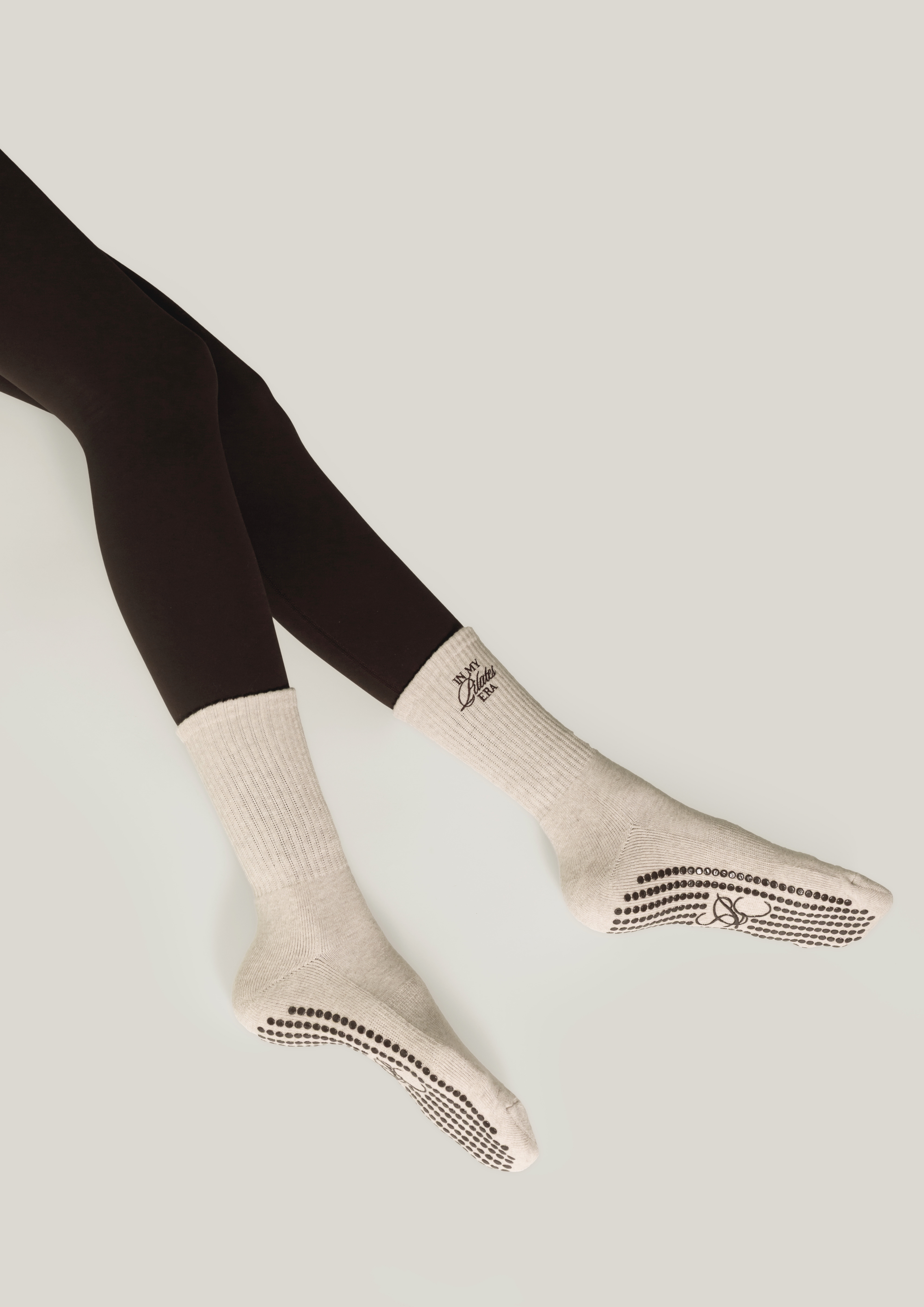 Double-Grip Pilates Grip Socks in Crème