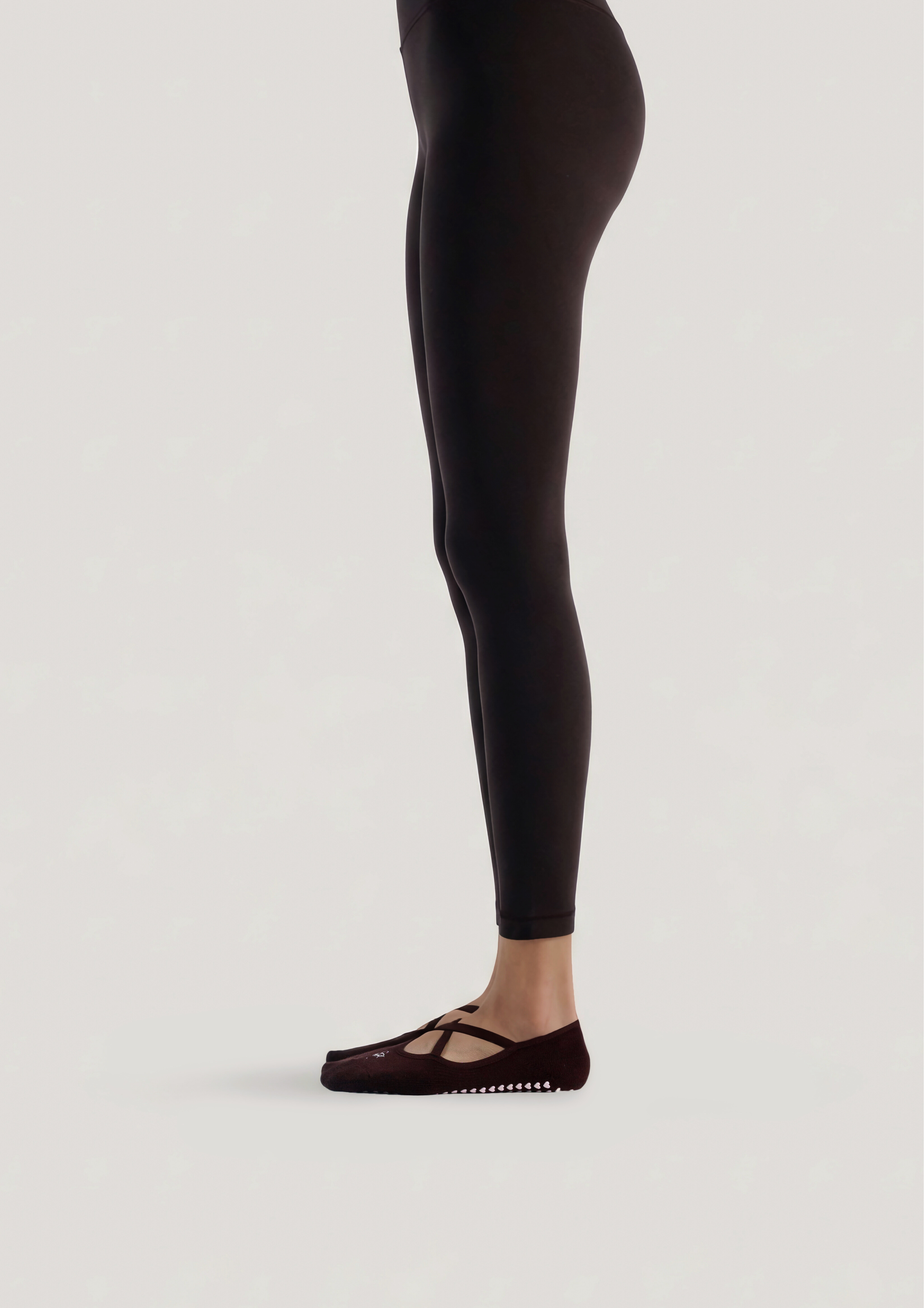 Pilates Ballet Grip Socks in Chocolate
