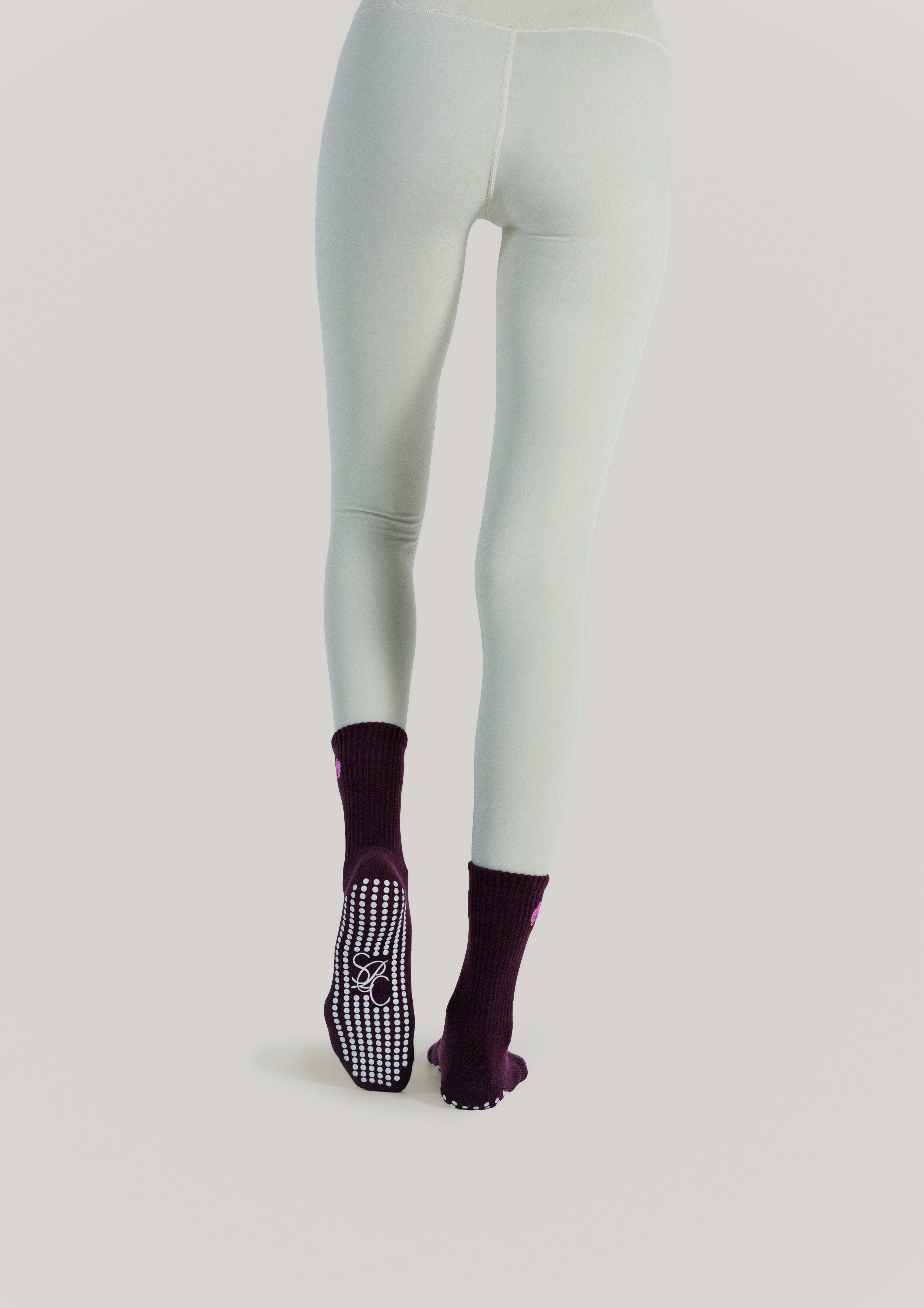 Pilates Grip Socks in Plum