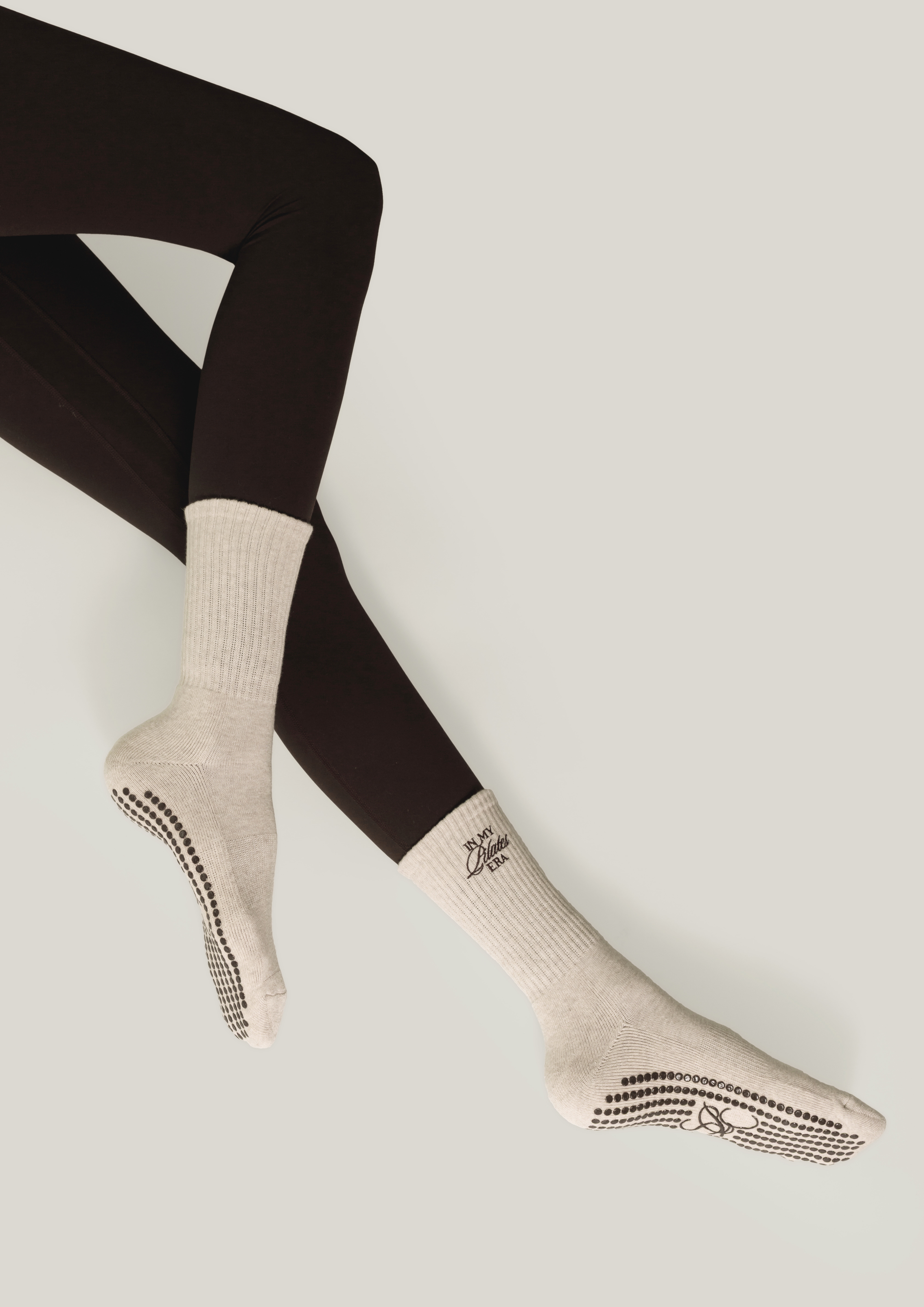 Double-Grip Pilates Grip Socks in Crème