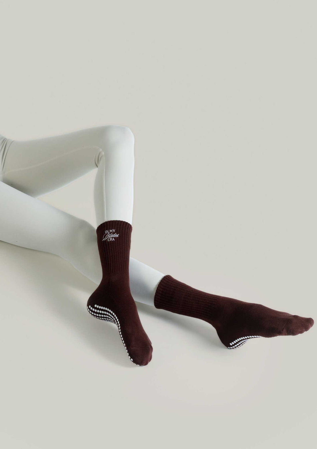 Pilates Grip Socks in Mahogany