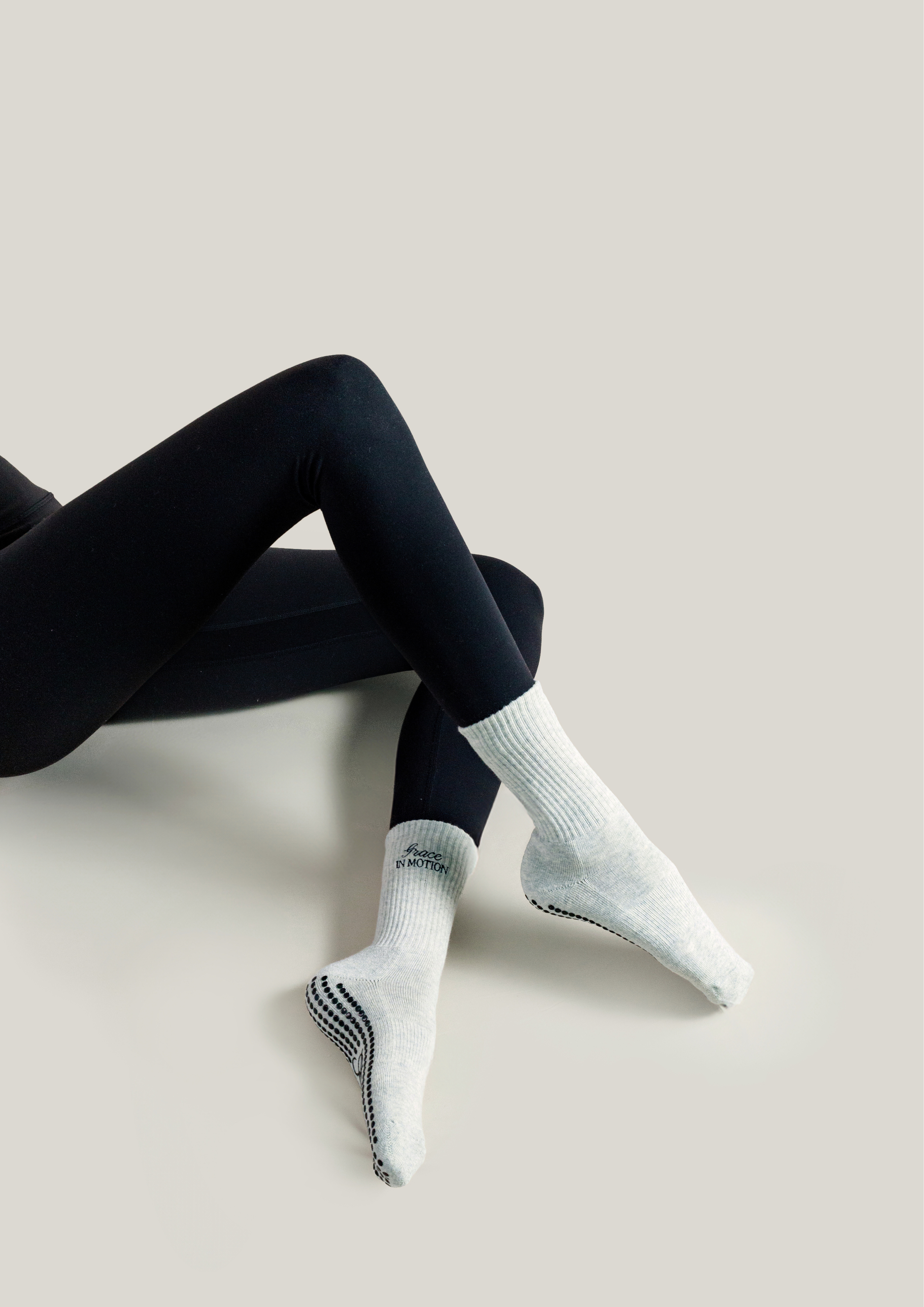 Pilates Grip Socks in Slate