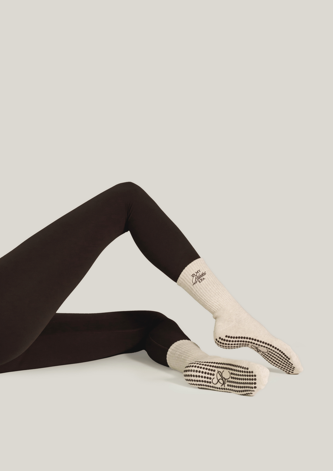 Double-Grip Pilates Grip Socks in Crème