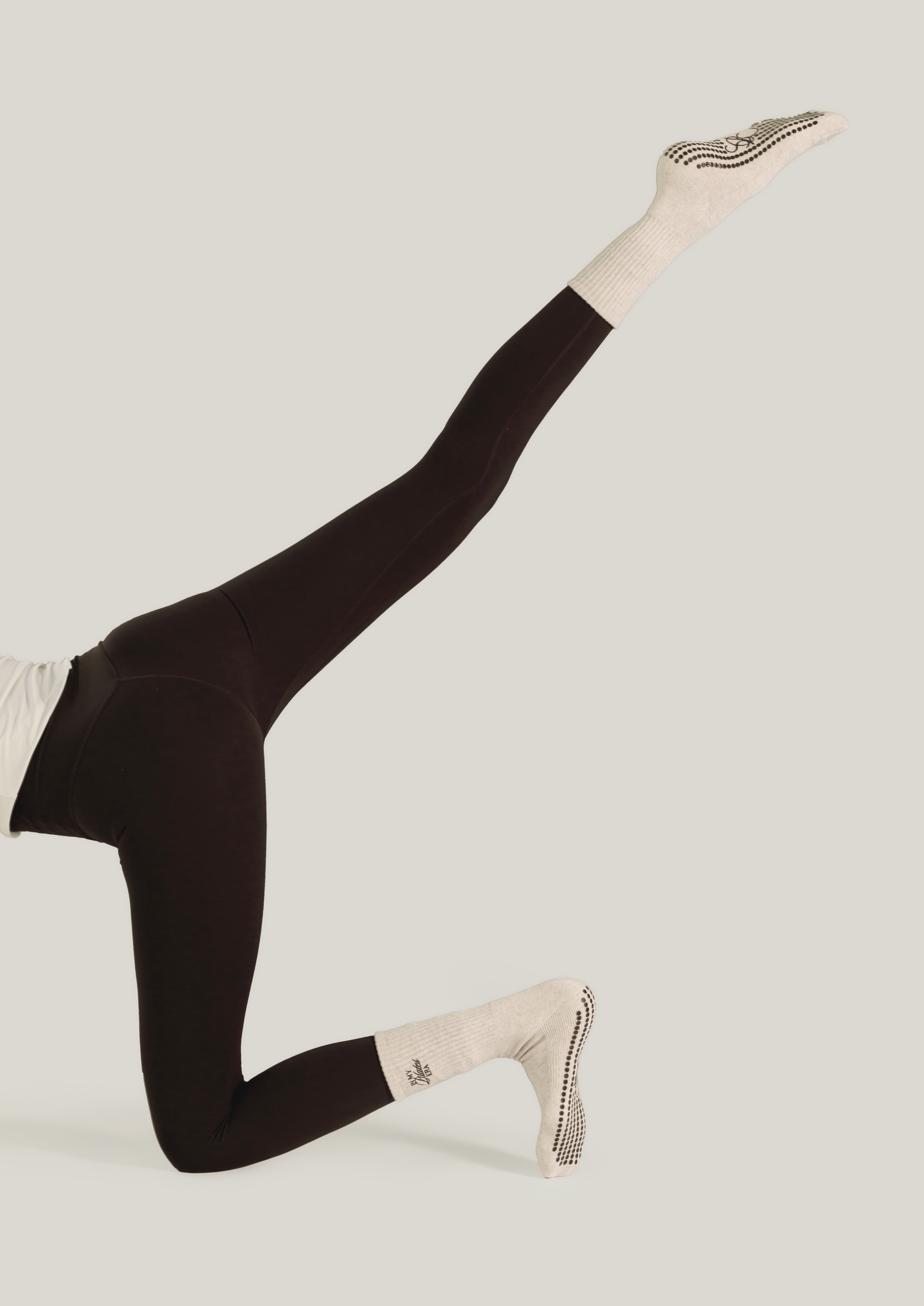 Double-Grip Pilates Grip Socks in Crème