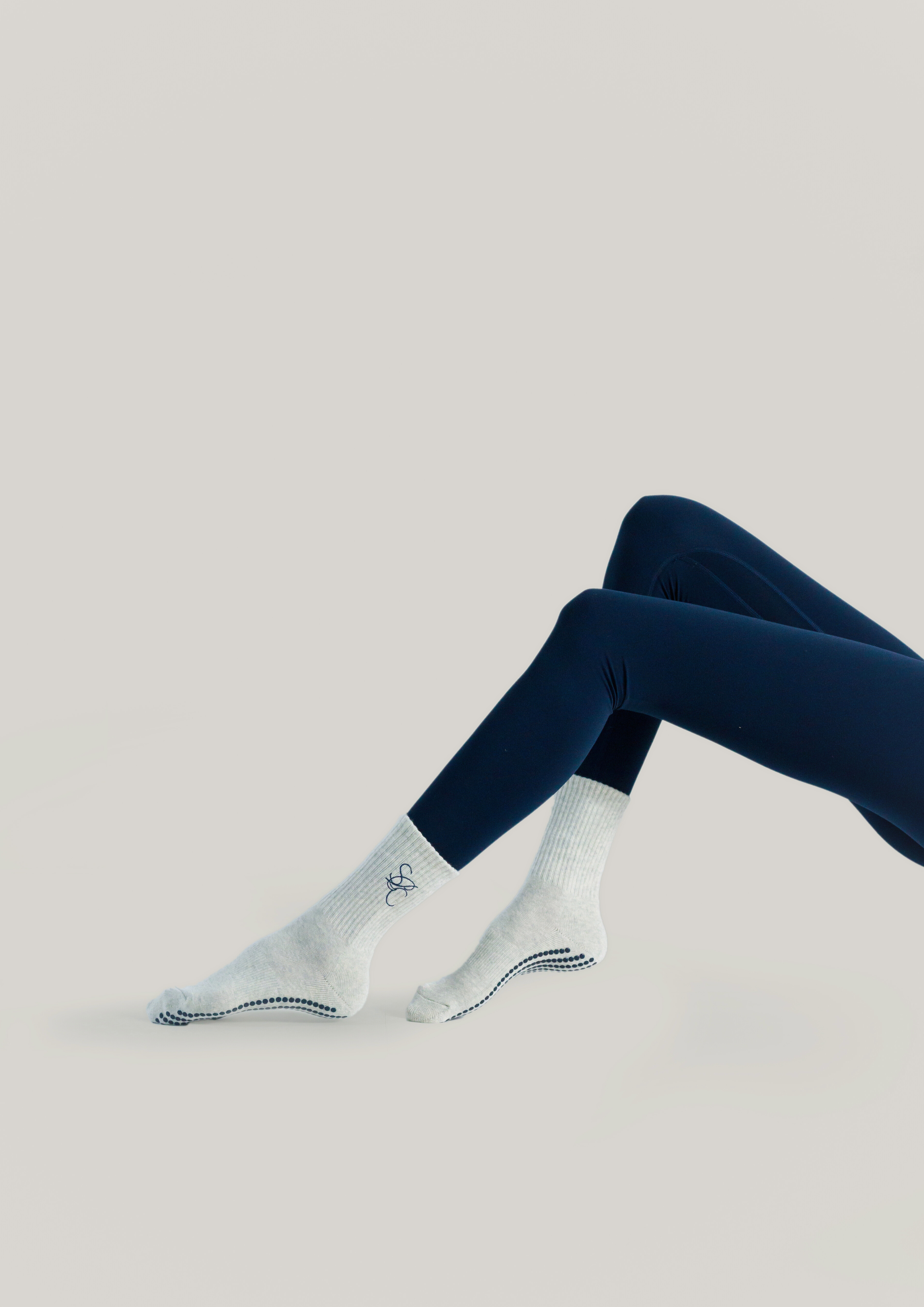 Pilates Grip Socks in Pebble