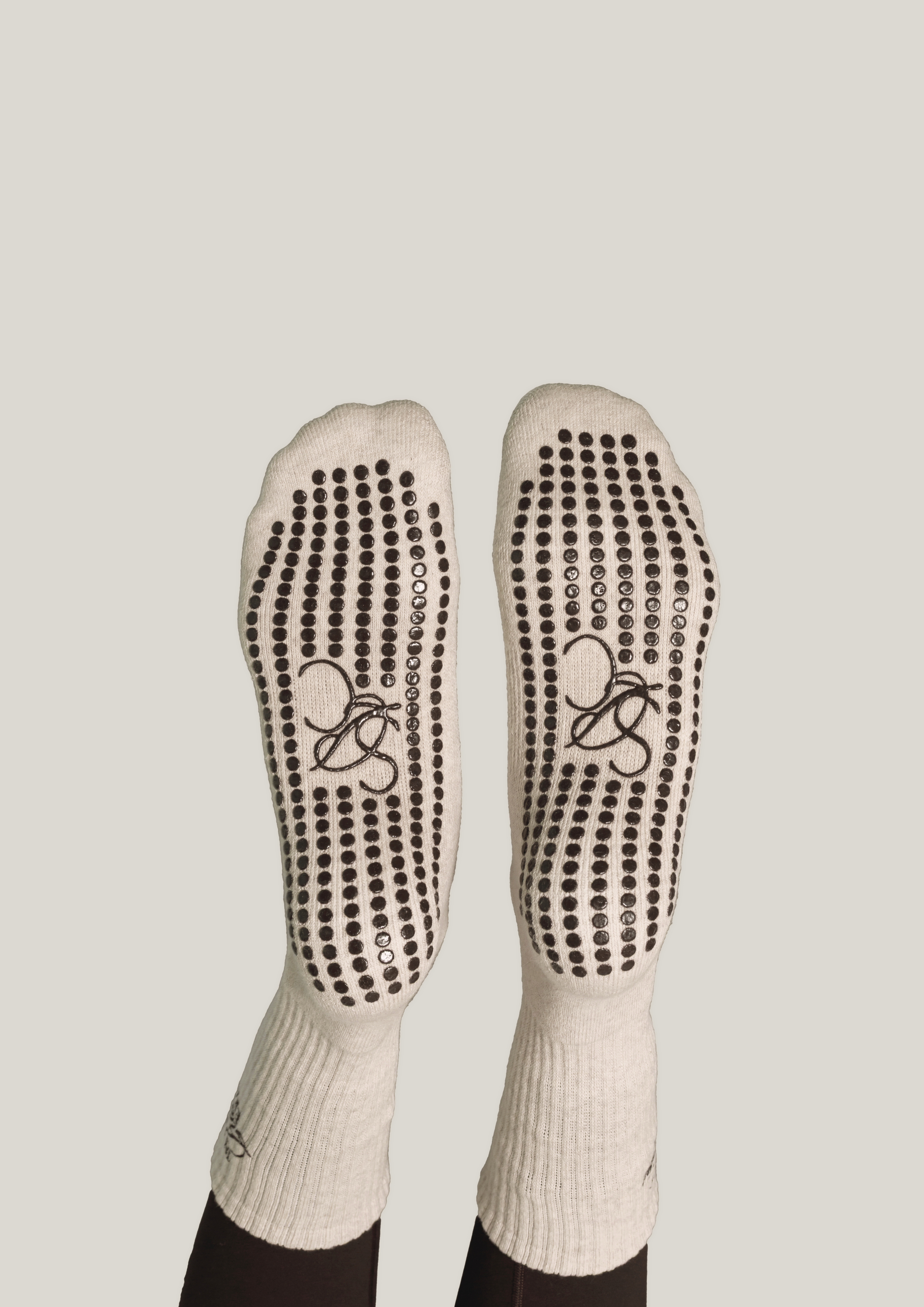 Double-Grip Pilates Grip Socks in Crème