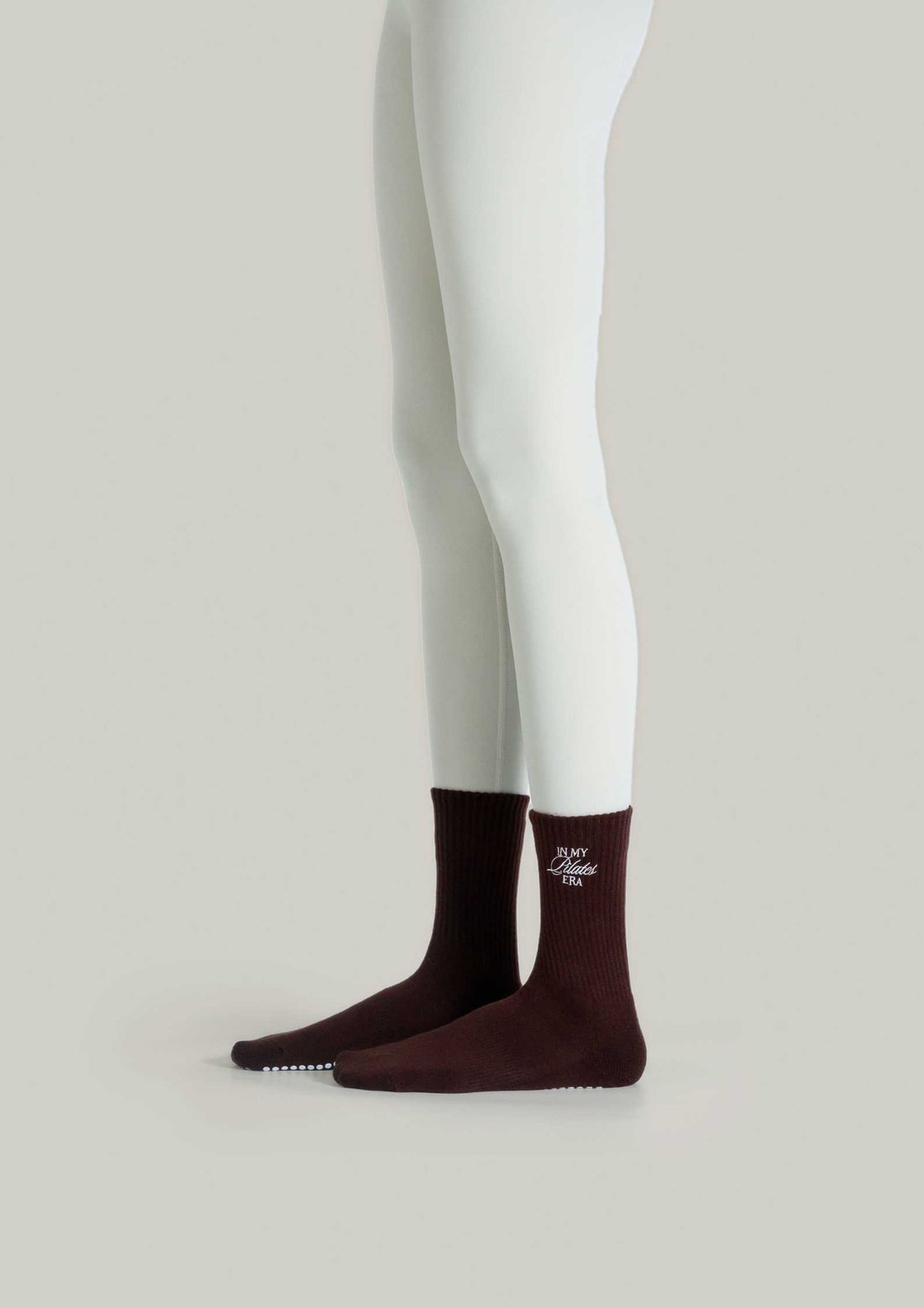 Pilates Grip Socks in Mahogany