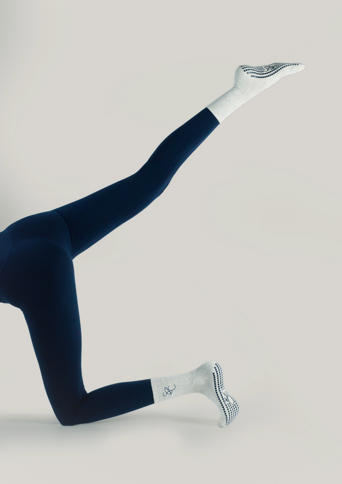 Pilates Grip Socks in Pebble