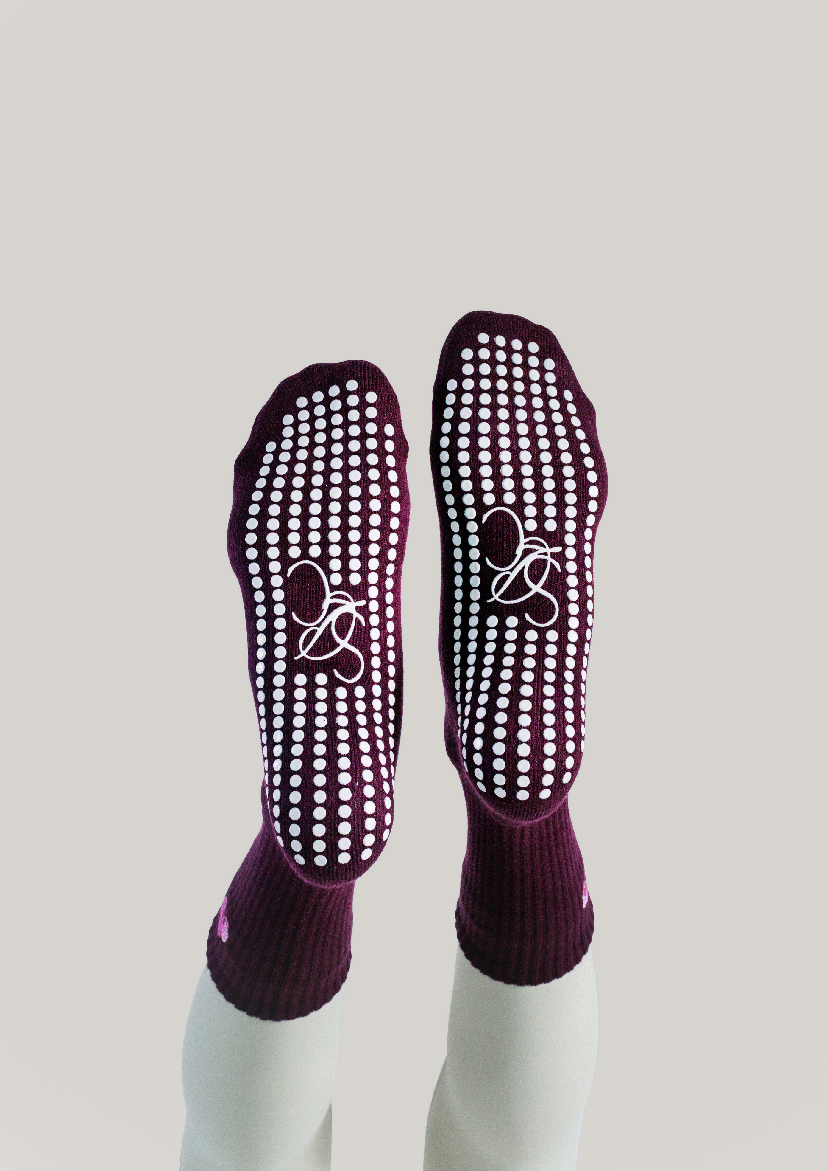 Pilates Grip Socks in Plum
