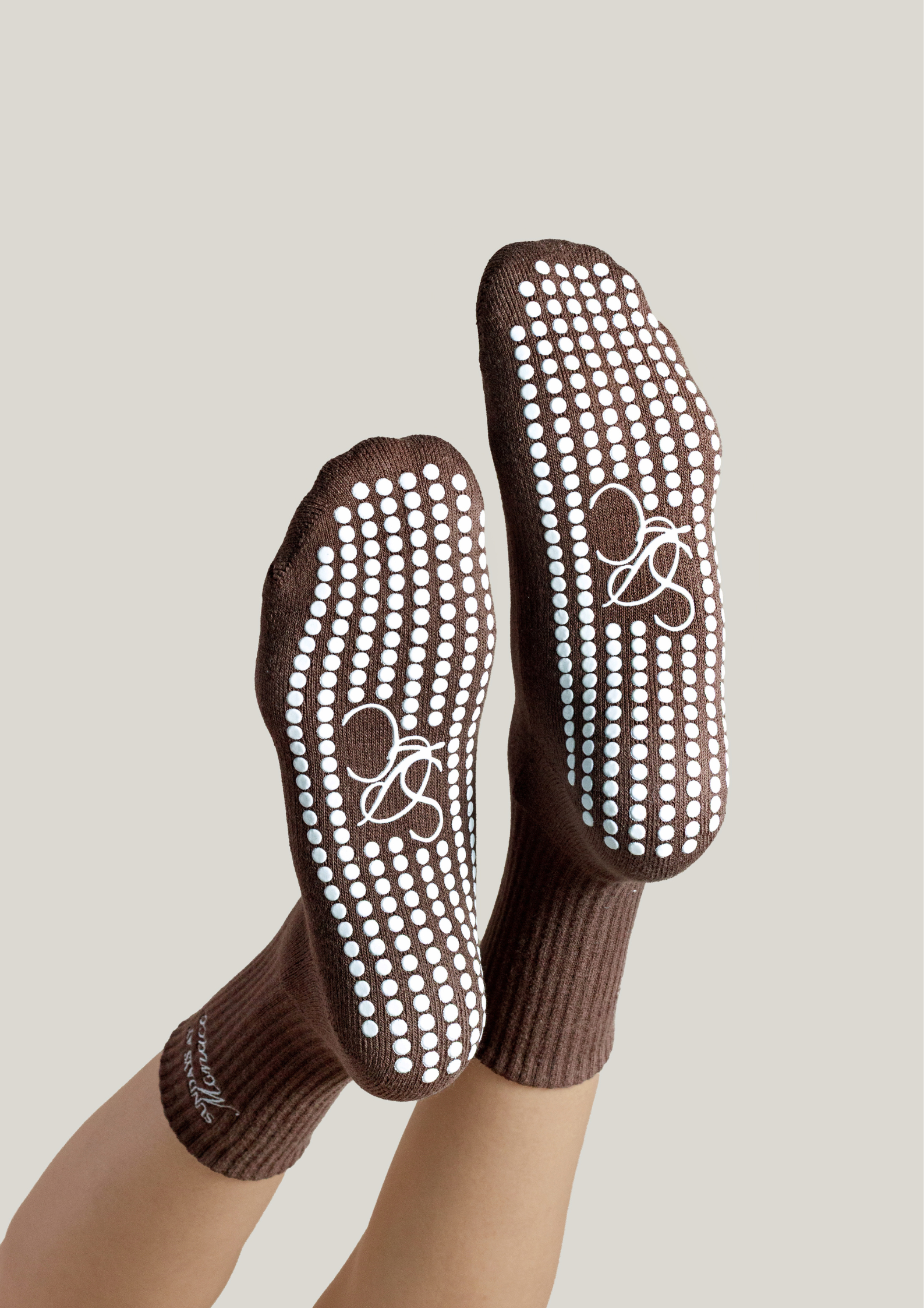Pilates Grip Socks in Roast
