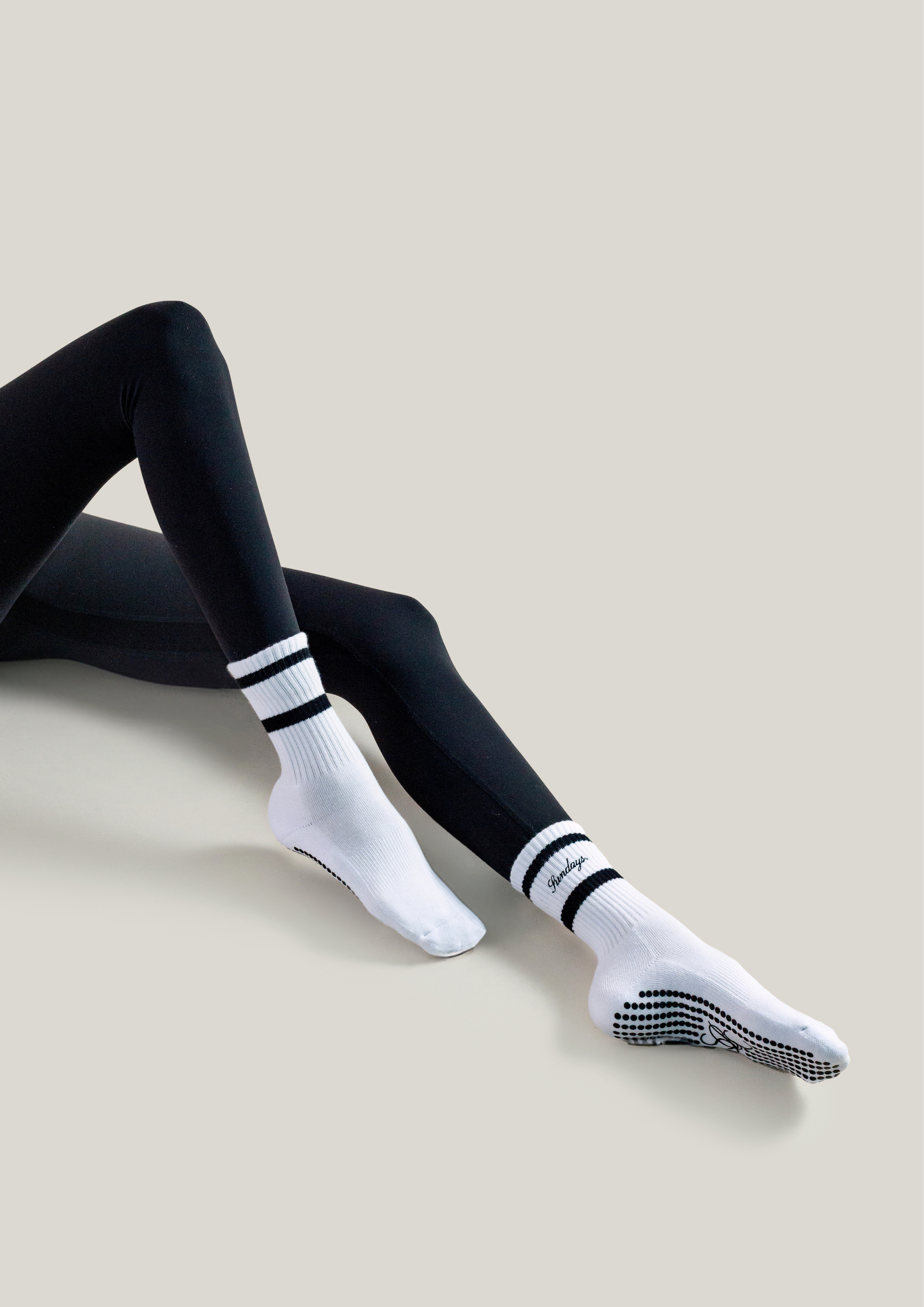 Pilates Grip Socks in Pearl