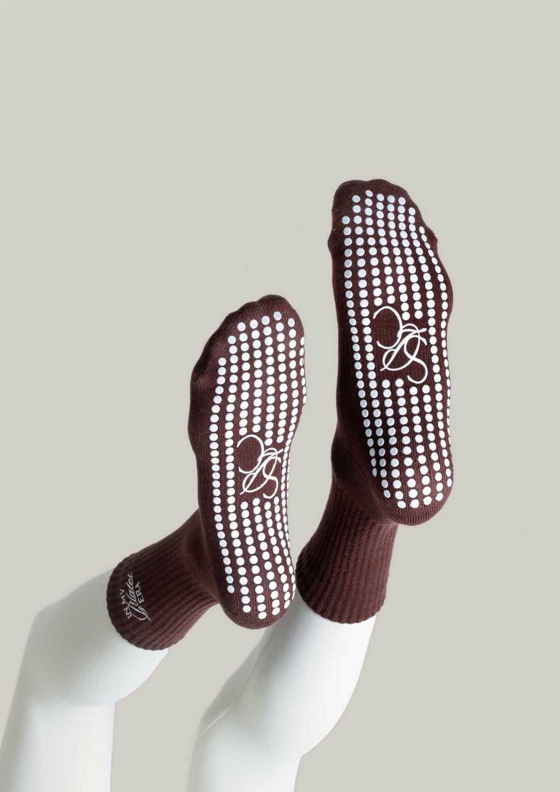 Pilates Grip Socks in Mahogany
