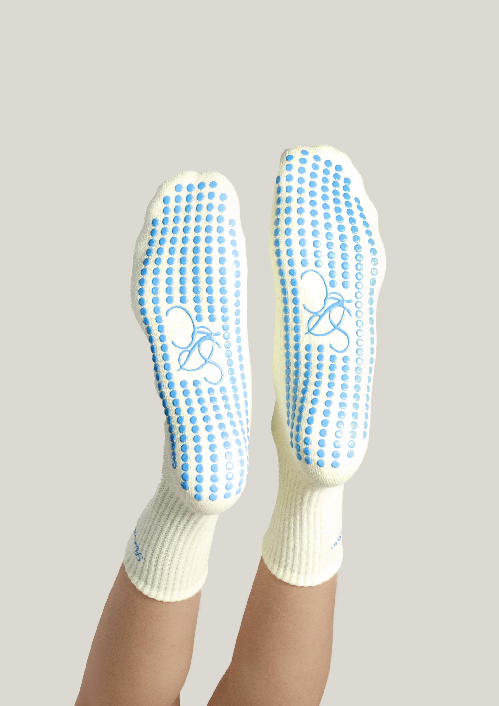 Pilates Grip Socks in Butter