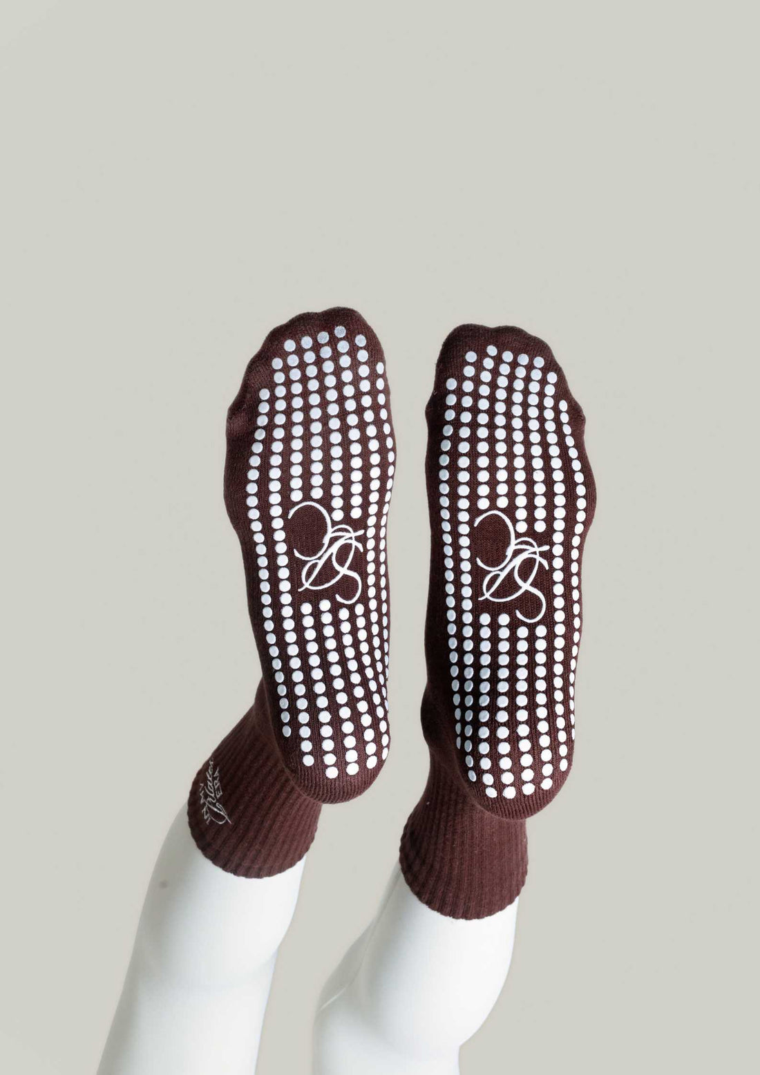 Pilates Grip Socks in Mahogany