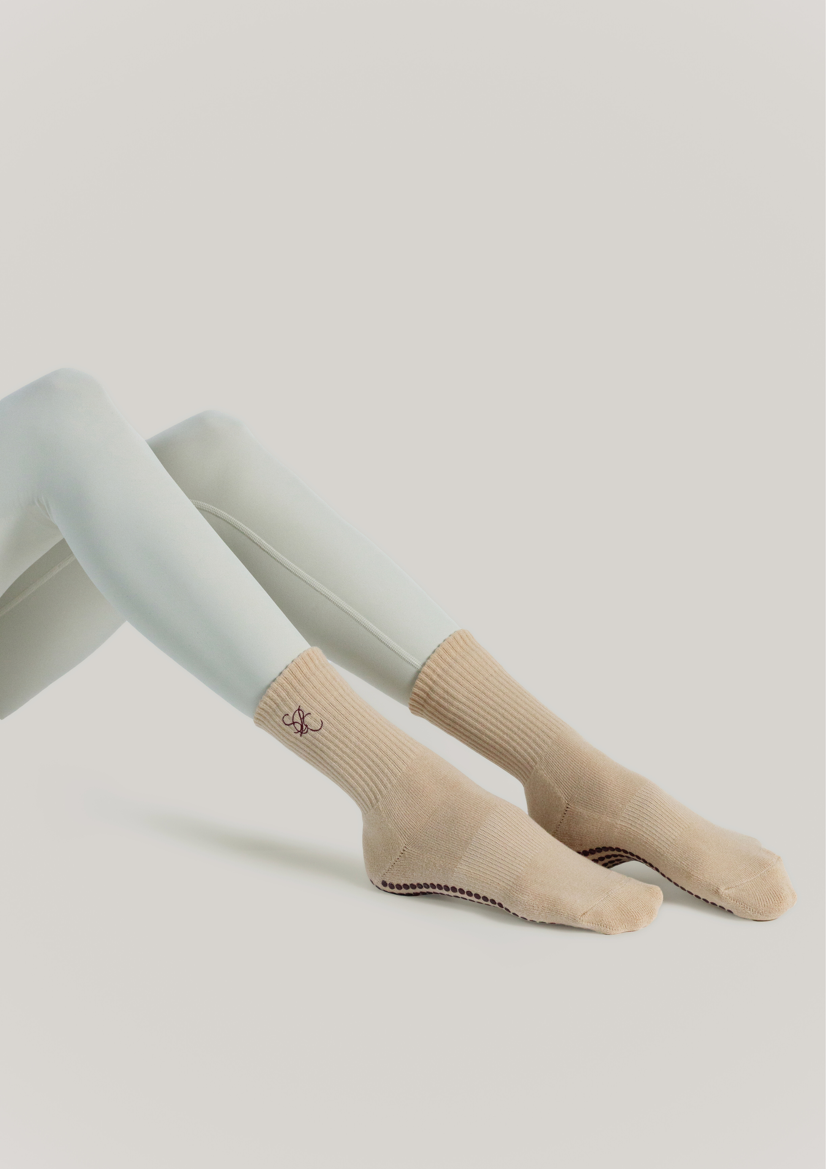 Pilates Grip Socks in Chai