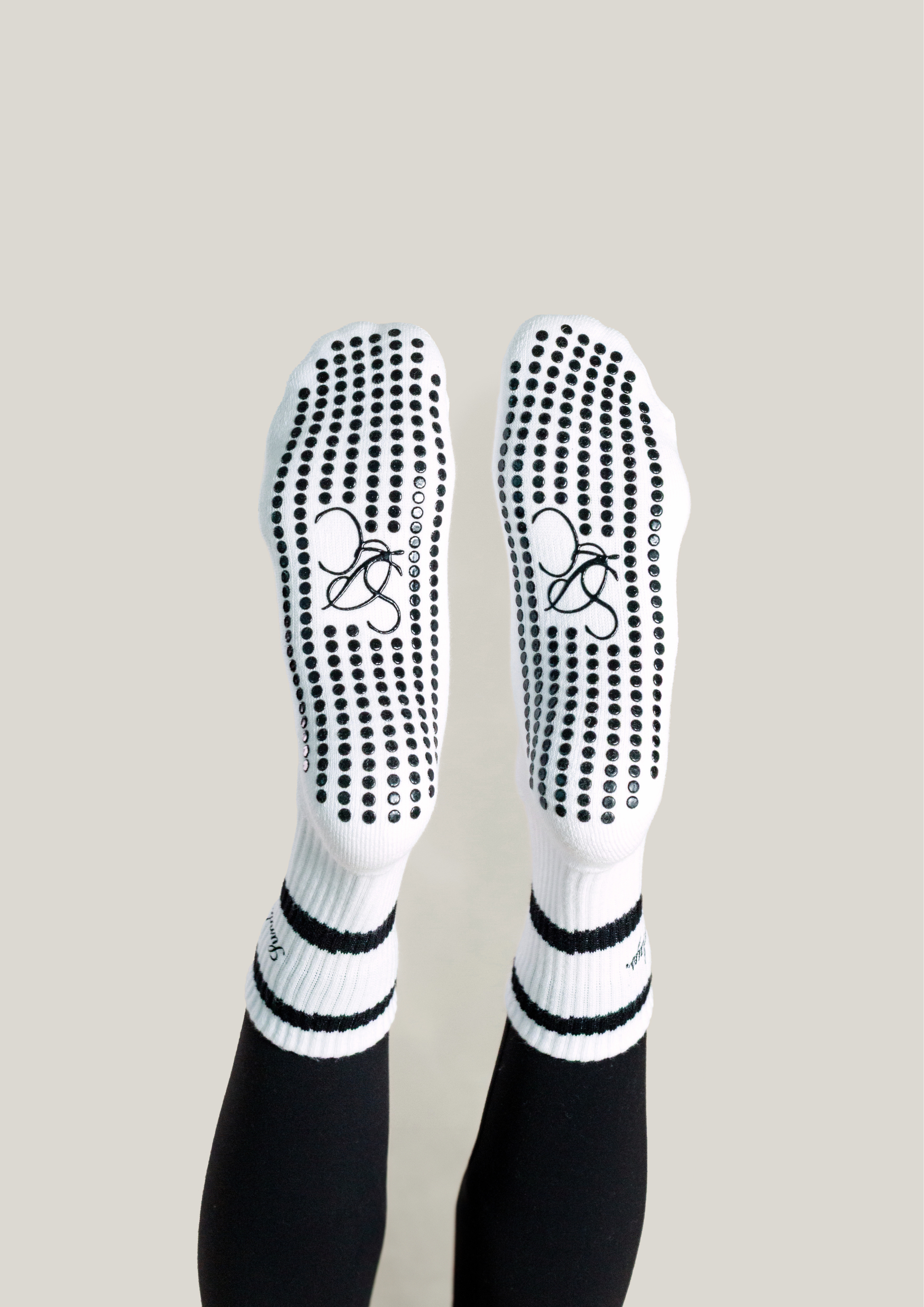 Pilates Grip Socks in Pearl