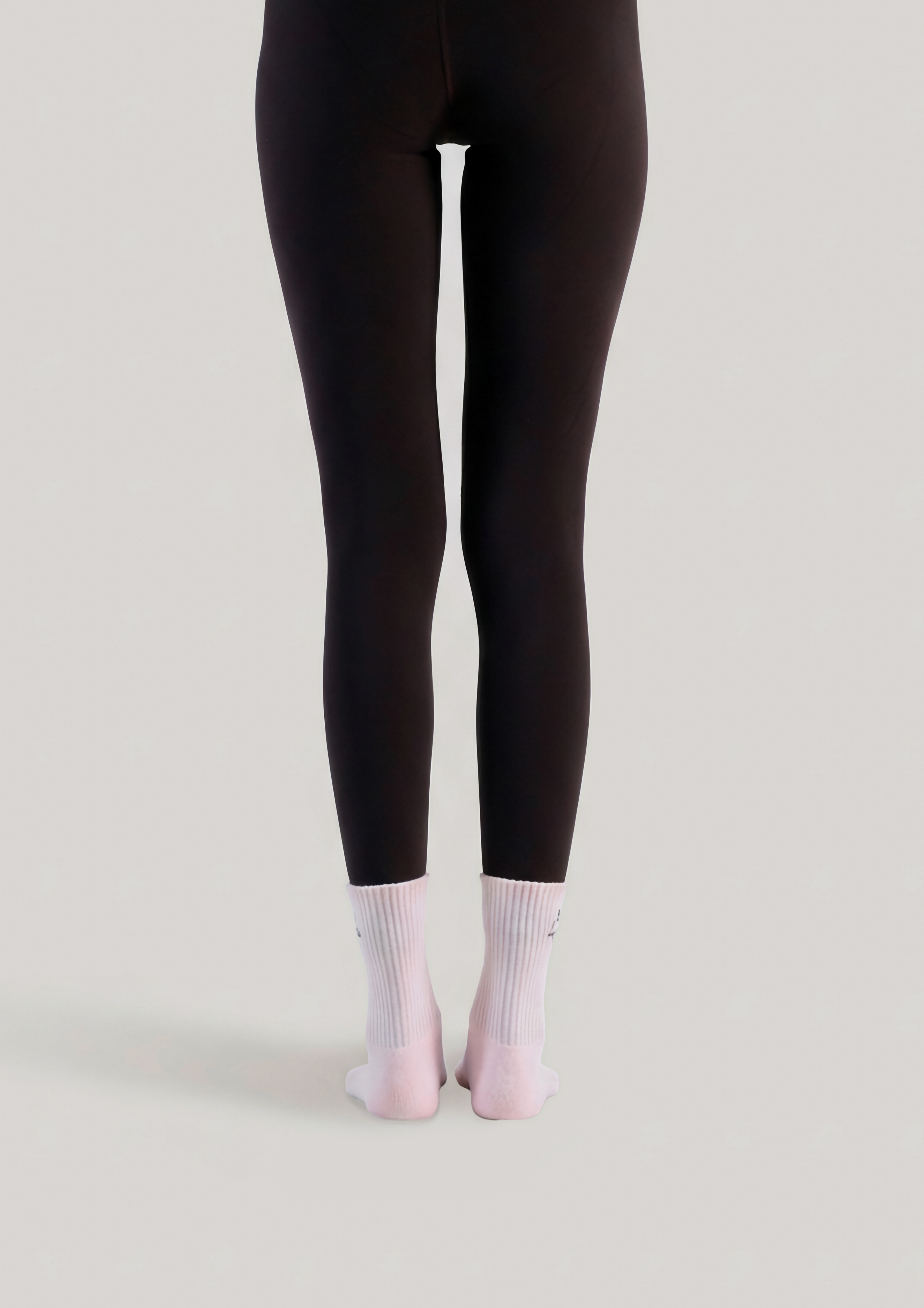 Pilates Grip Socks in Strawberry Milk