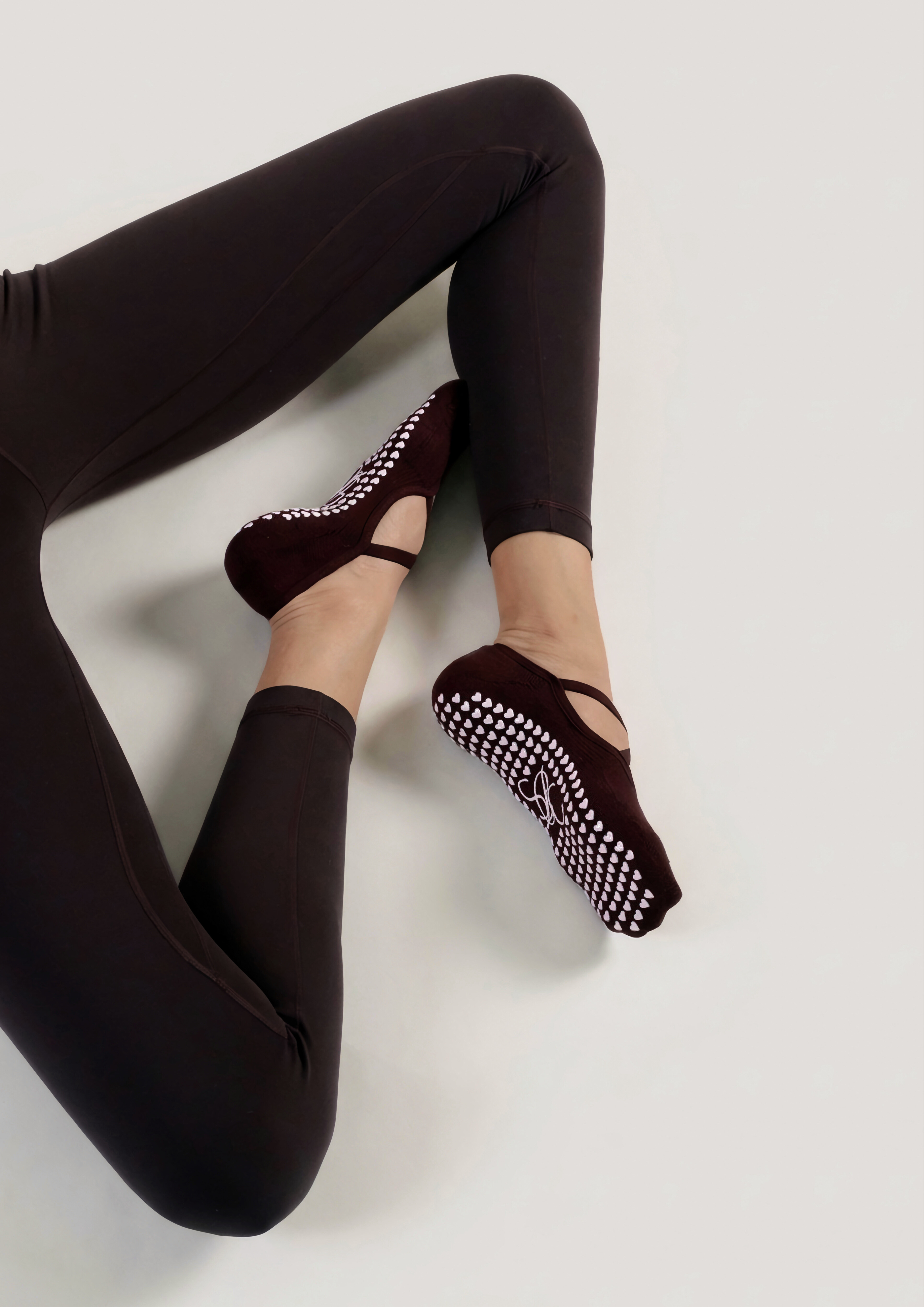 Pilates Ballet Grip Socks in Chocolate