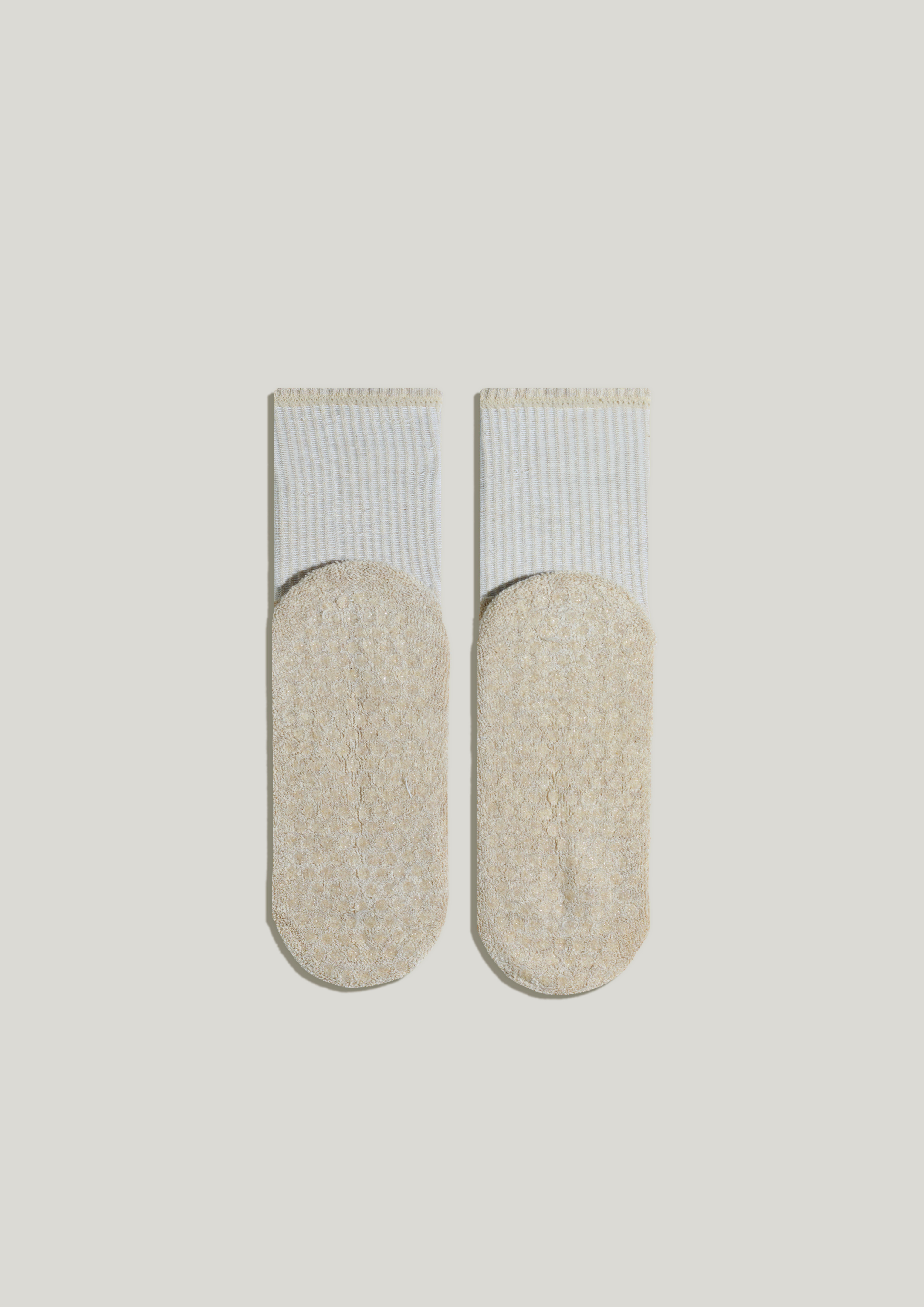 Double-Grip Pilates Grip Socks in Crème