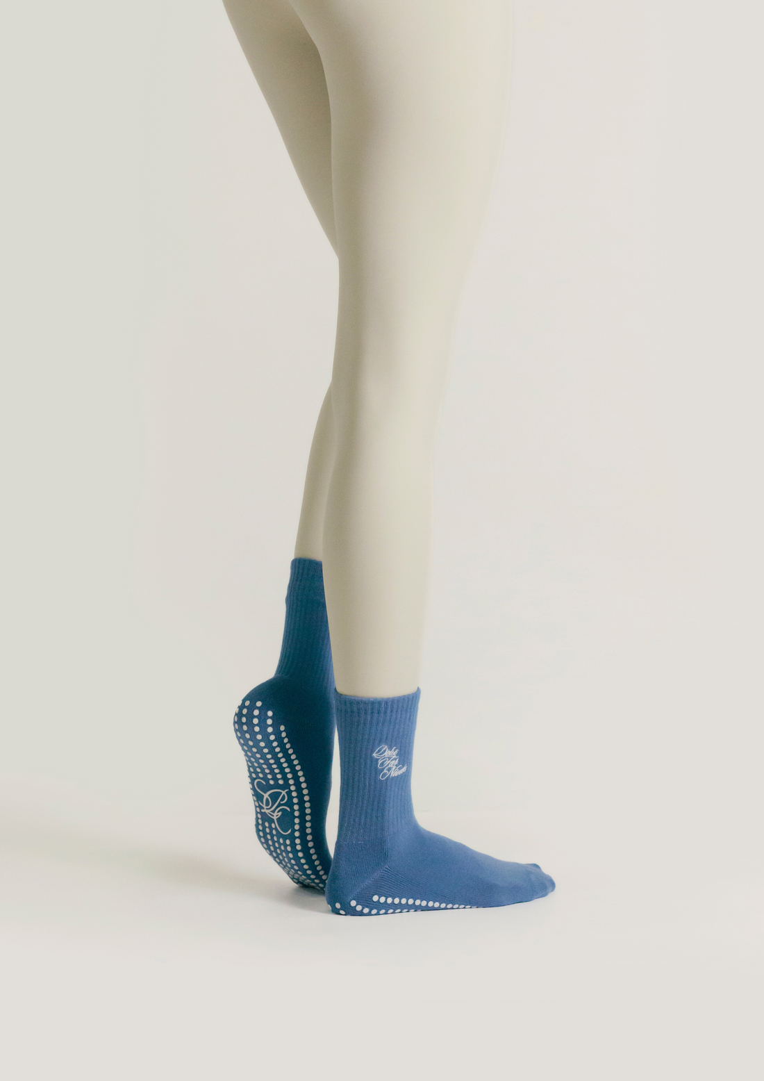 Pilates Grip Socks in Bleu