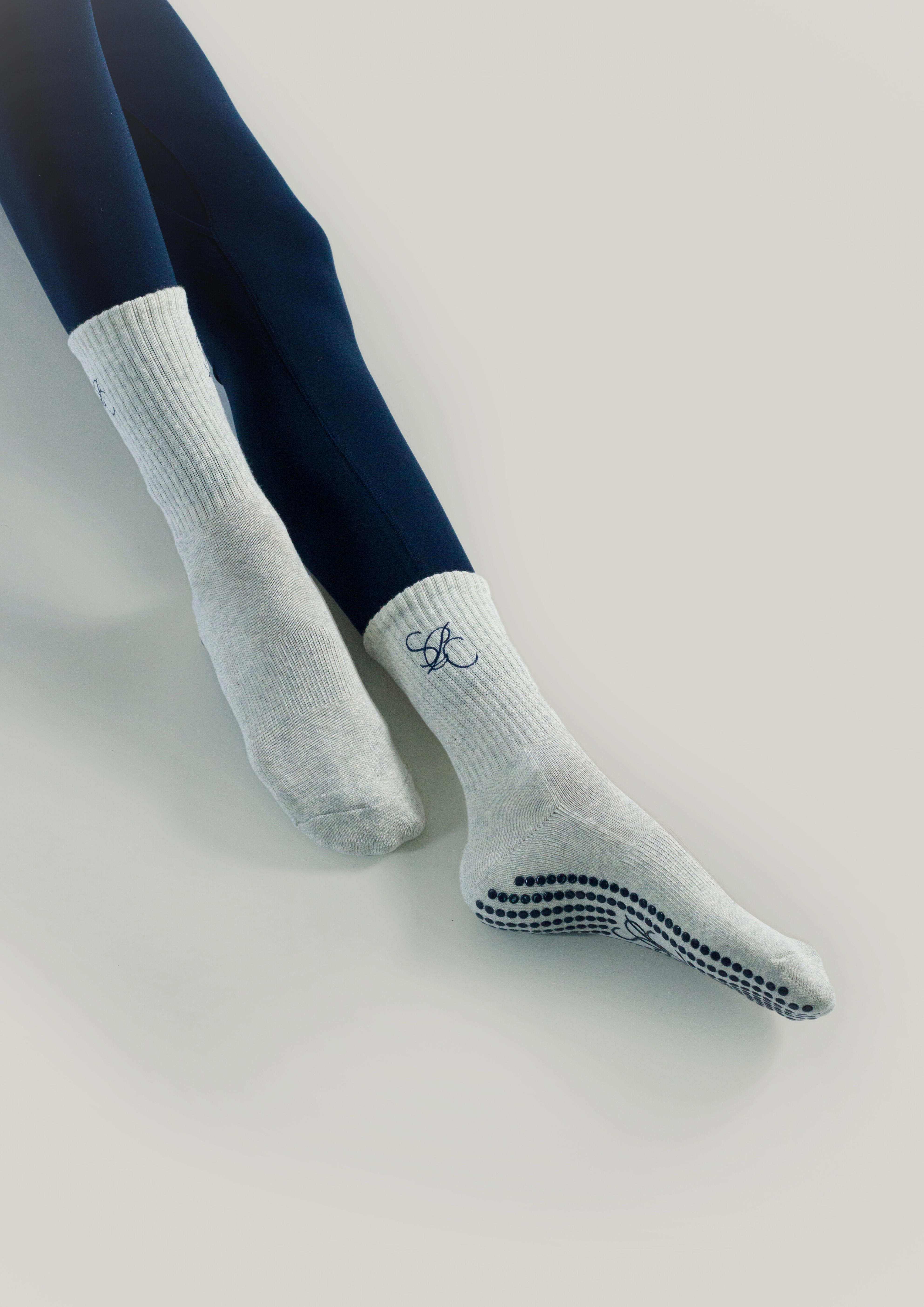 Pilates Grip Socks in Pebble
