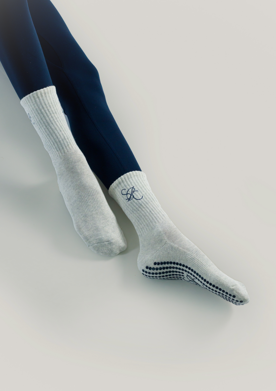 Pilates Grip Socks in Pebble
