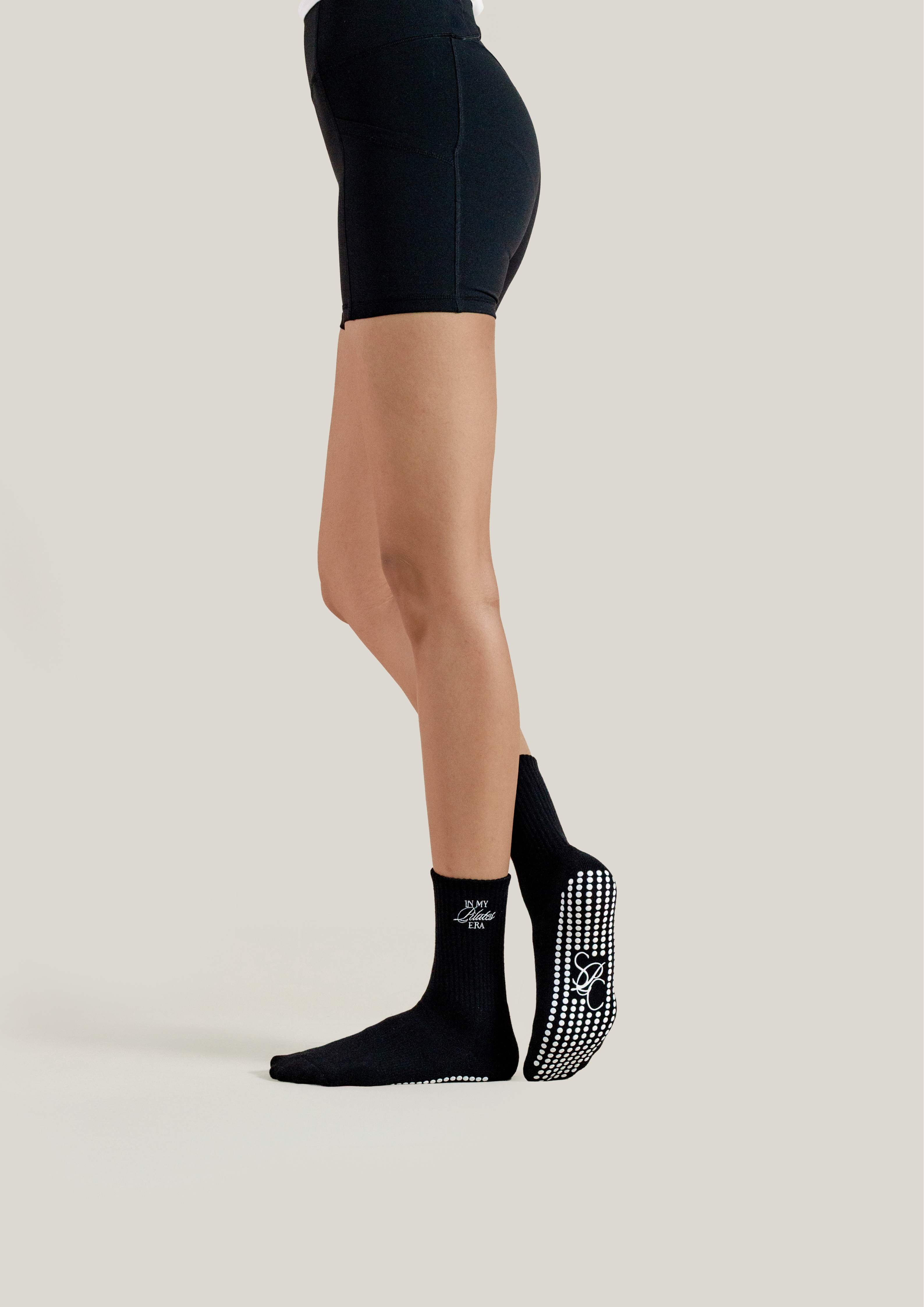 Pilates Grip Socks in Noir