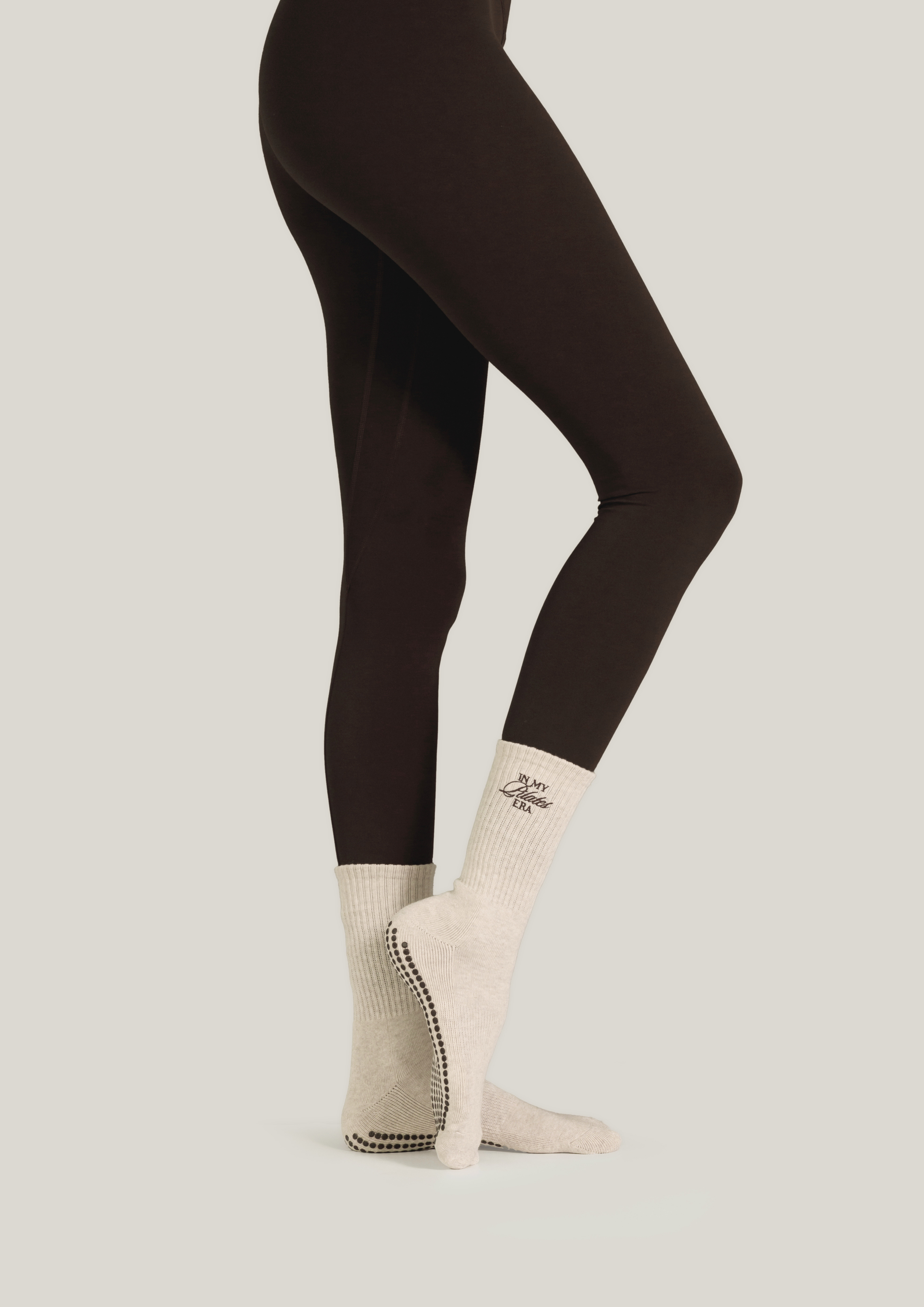 Double-Grip Pilates Grip Socks in Crème