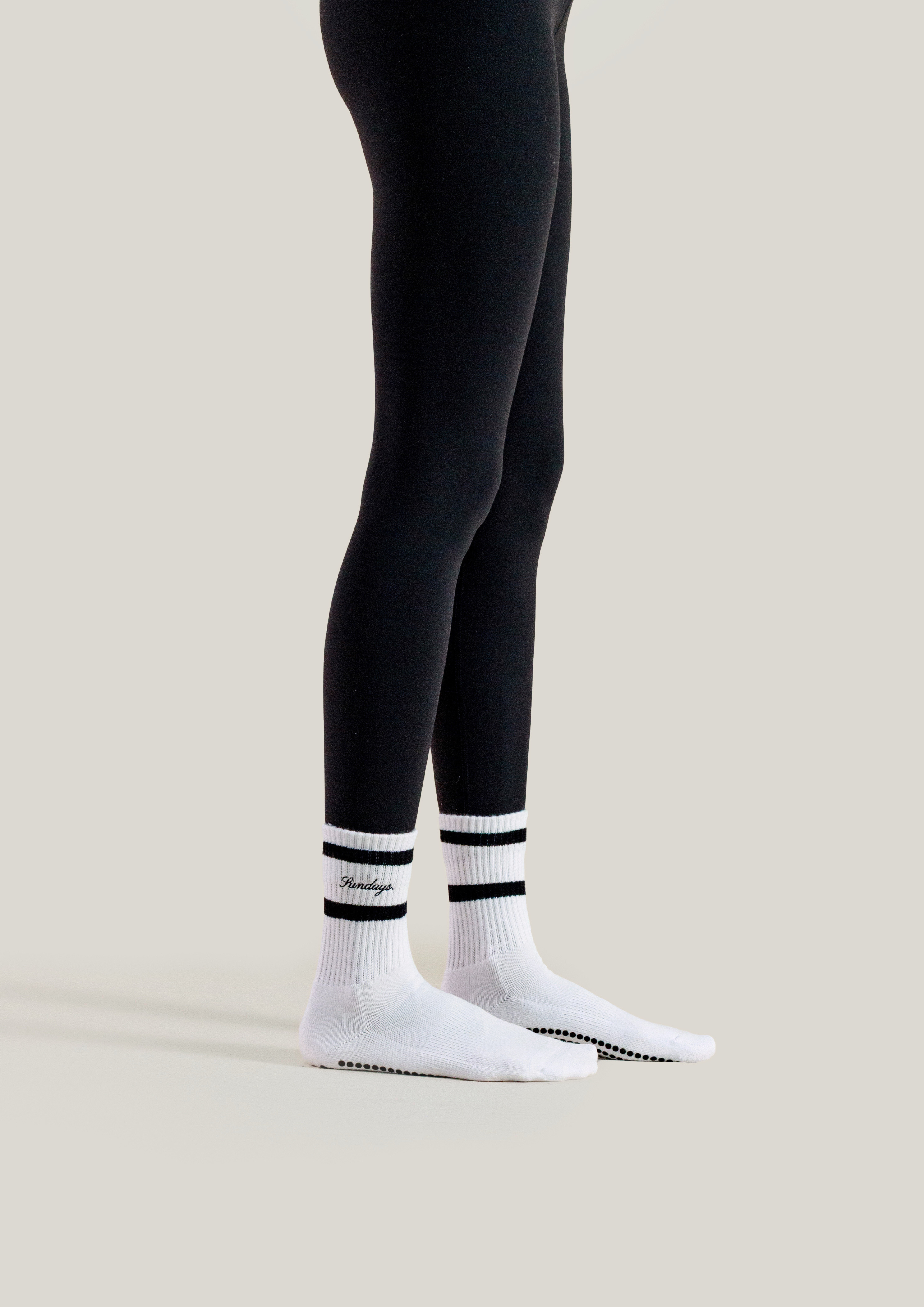 Pilates Grip Socks in Pearl