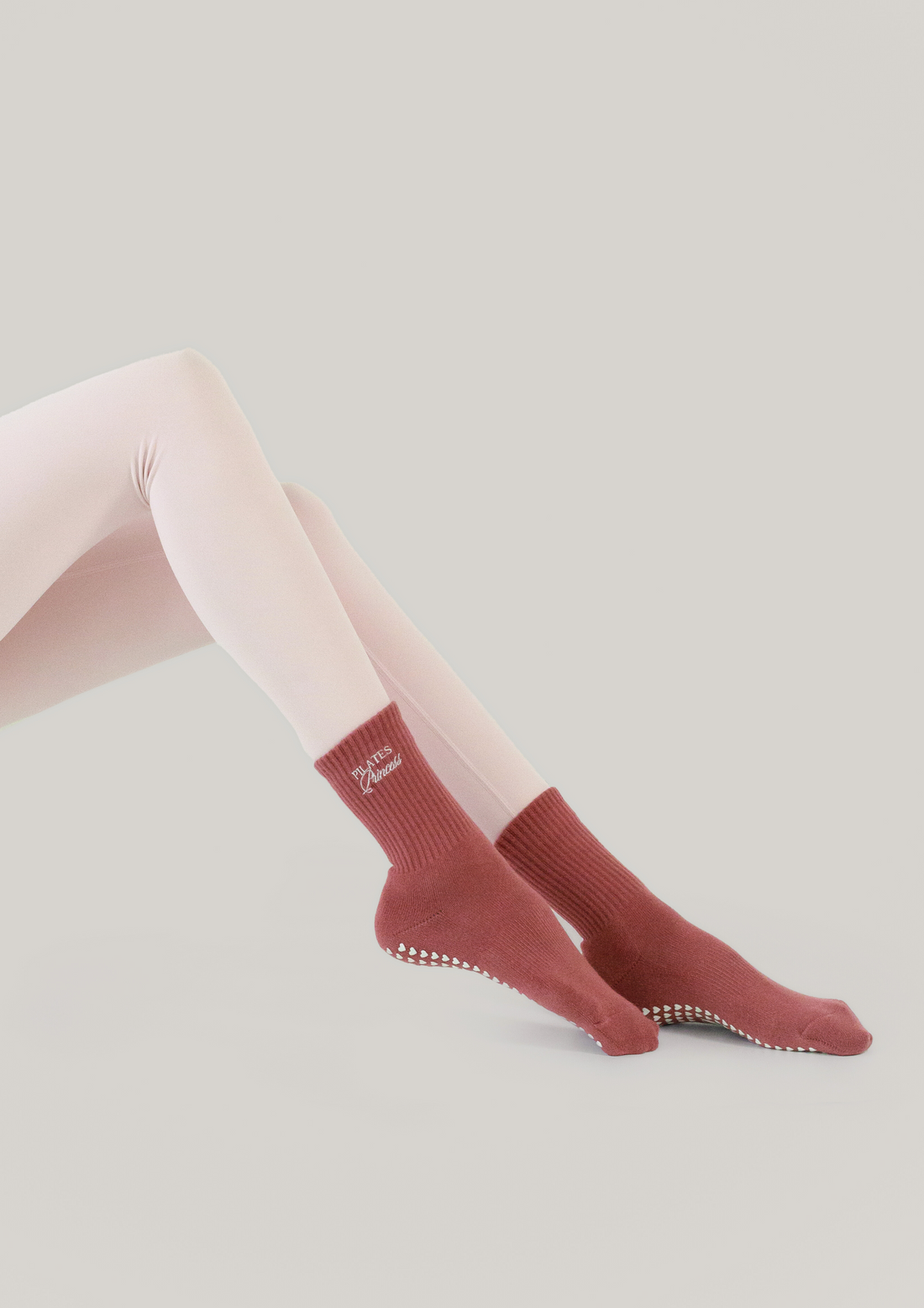 Pilates Grip Socks in Mauve Mirage