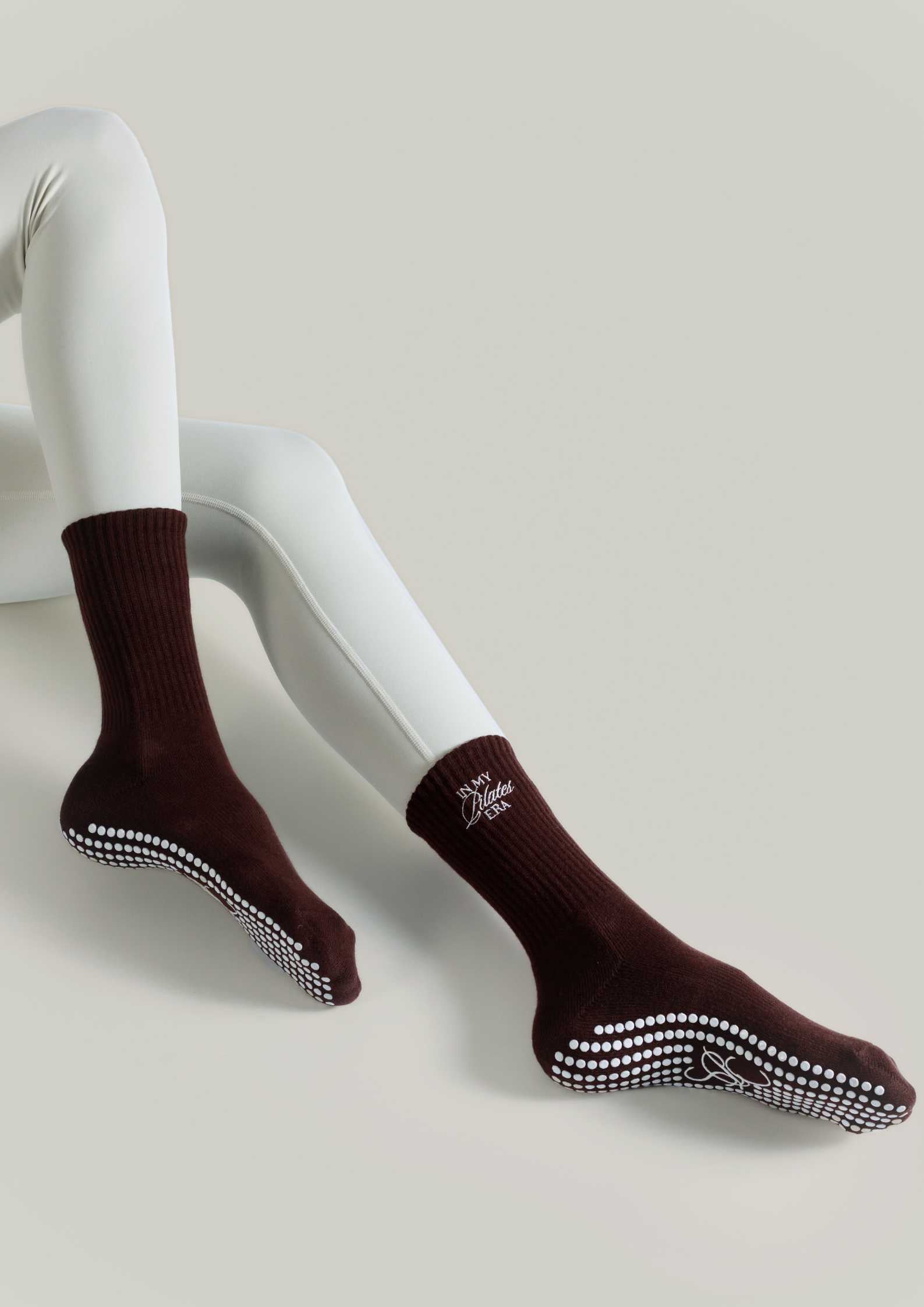 Pilates Grip Socks in Mahogany