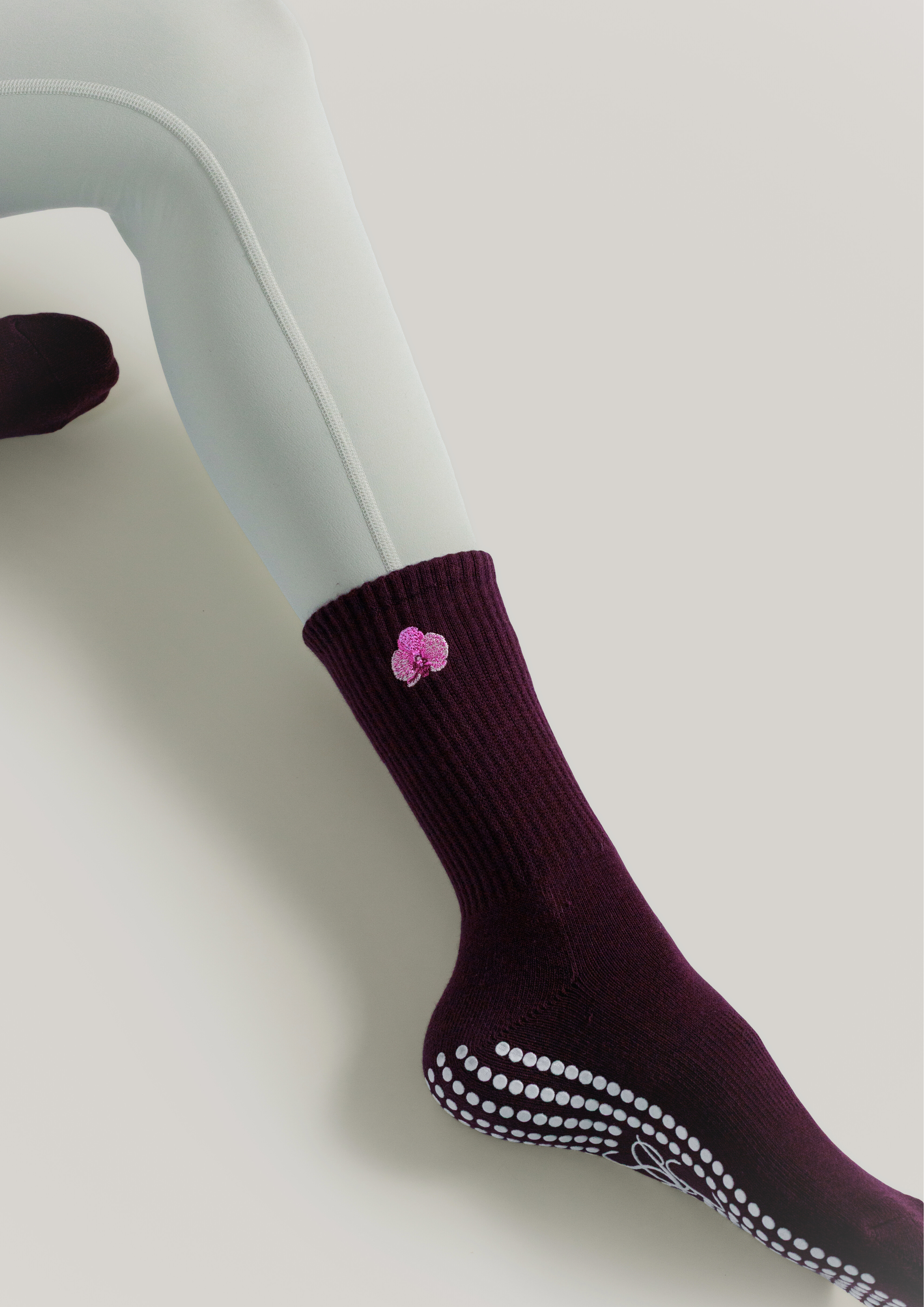 Pilates Grip Socks in Plum
