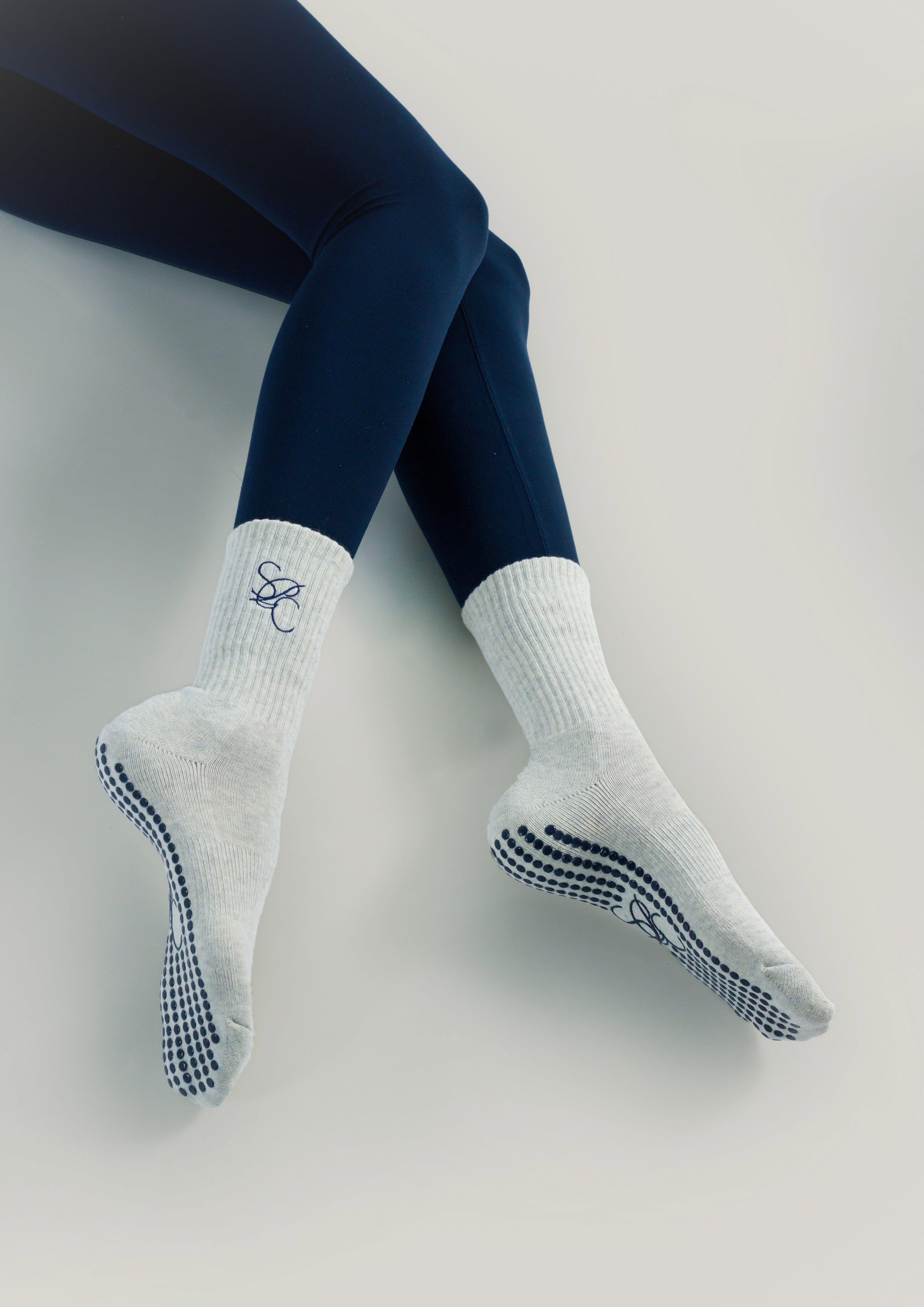 Pilates Grip Socks in Pebble