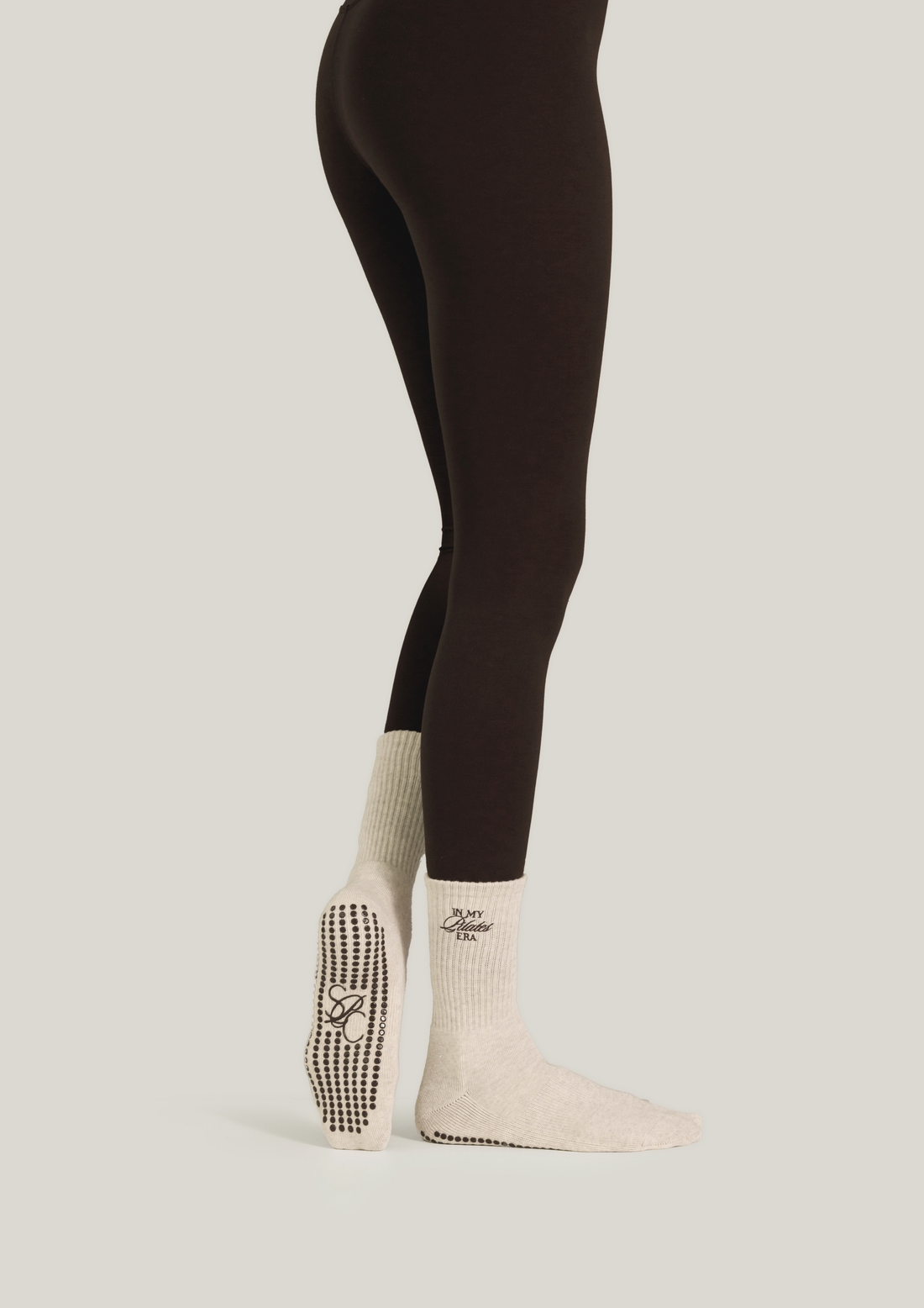 Double-Grip Pilates Grip Socks in Crème