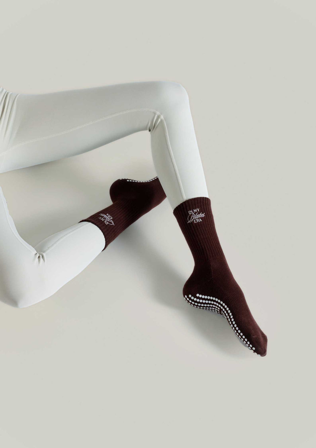 Pilates Grip Socks in Mahogany