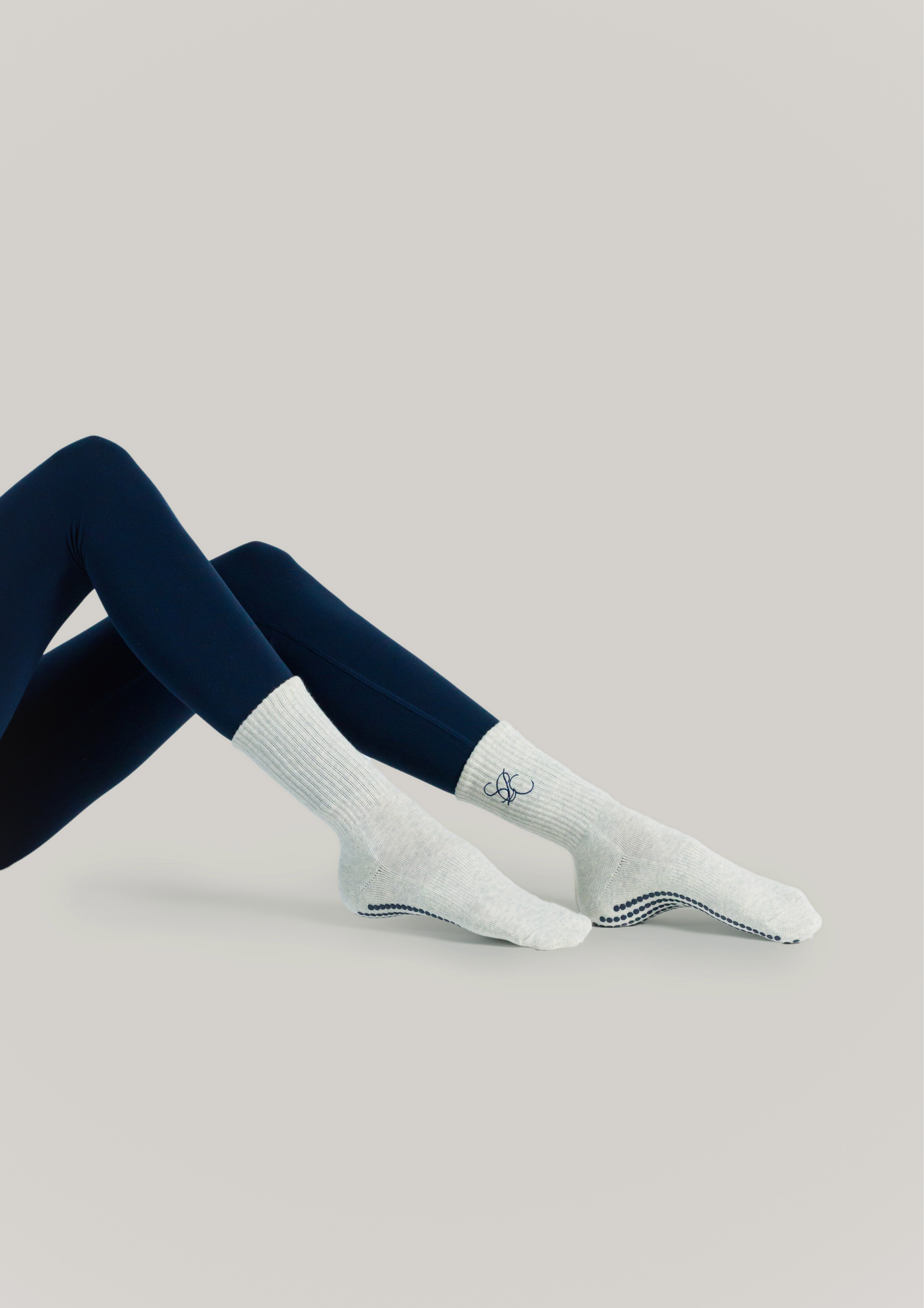 Pilates Grip Socks in Pebble