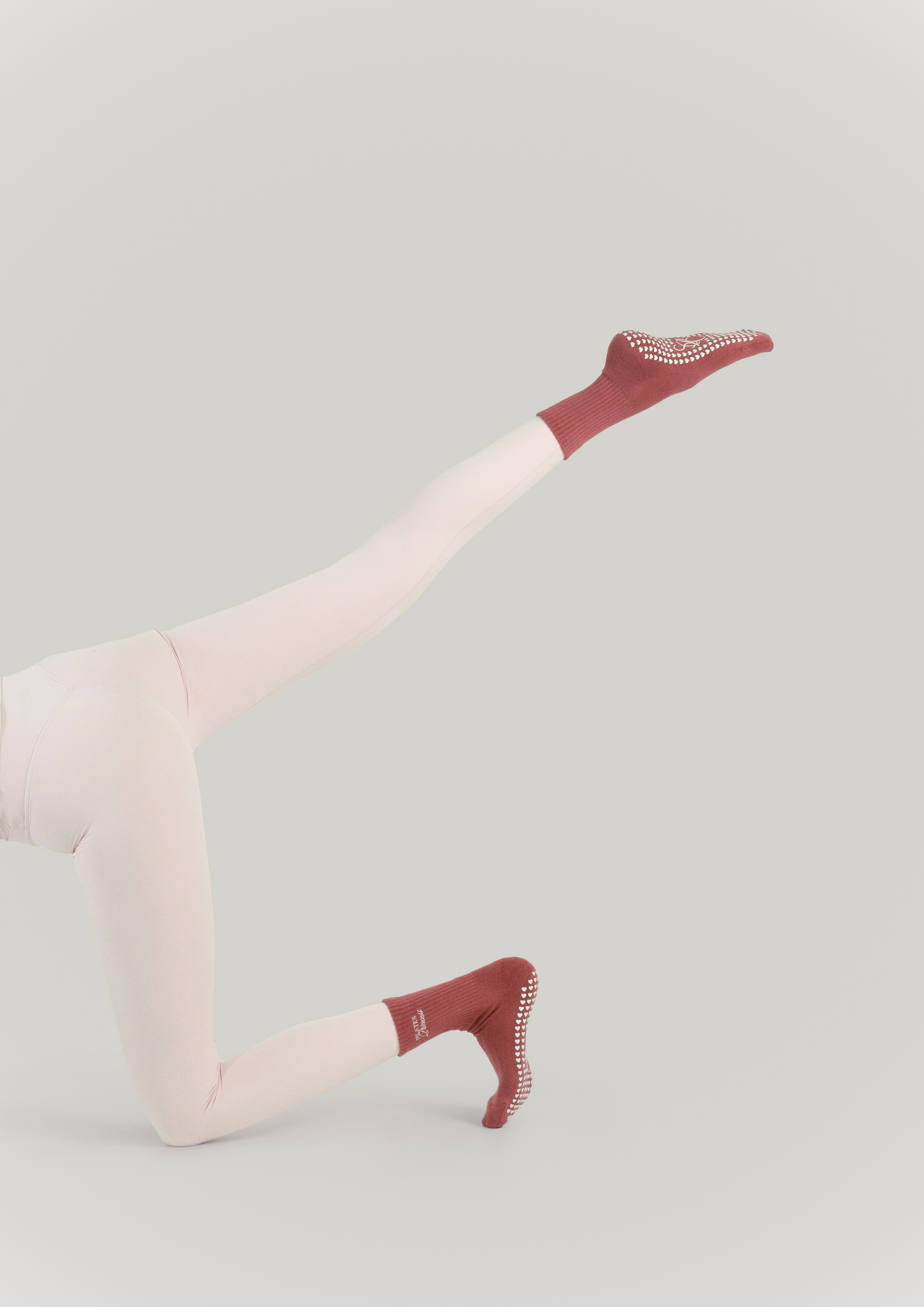 Pilates Grip Socks in Mauve Mirage
