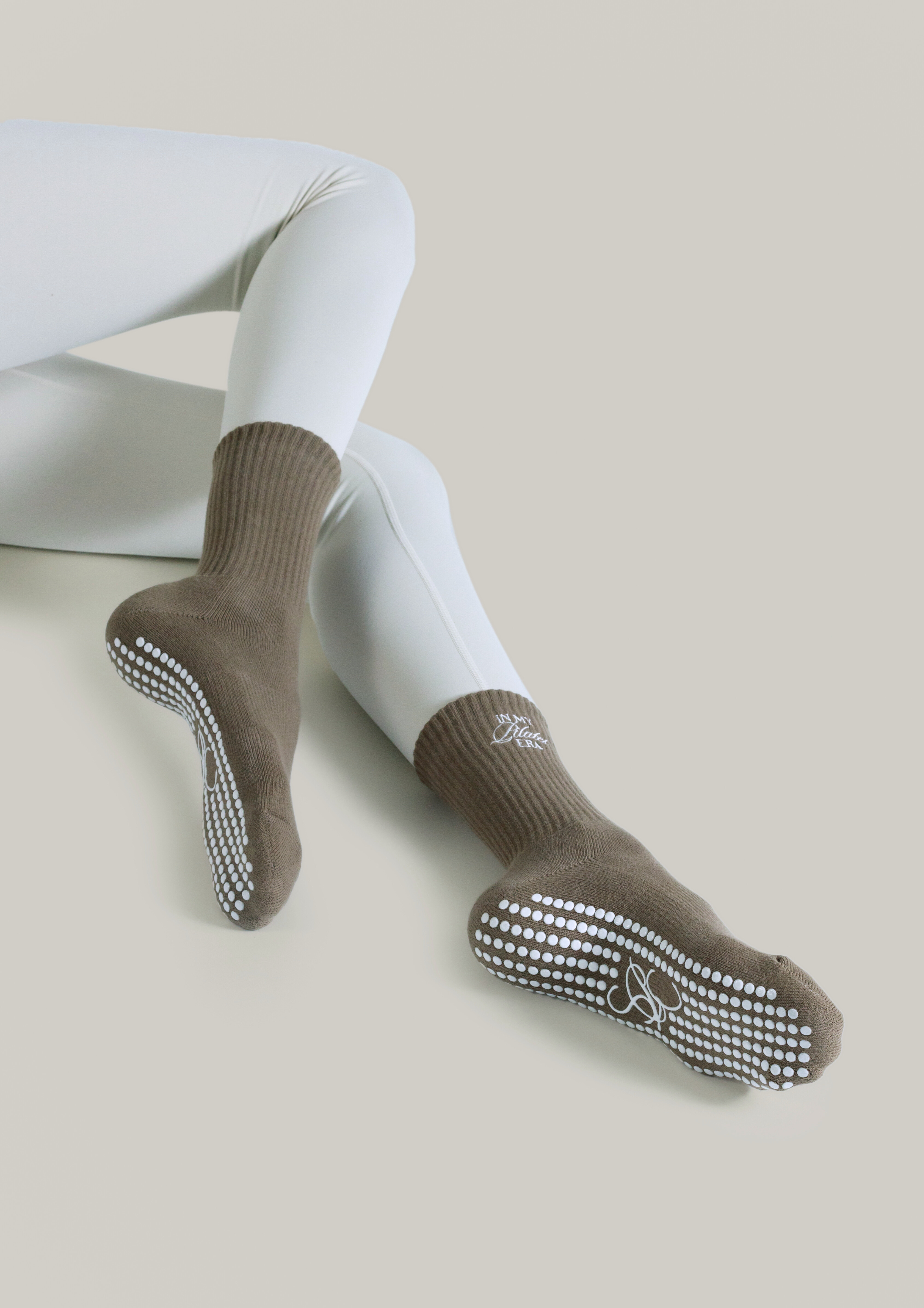 Pilates Grip Socks in Stone