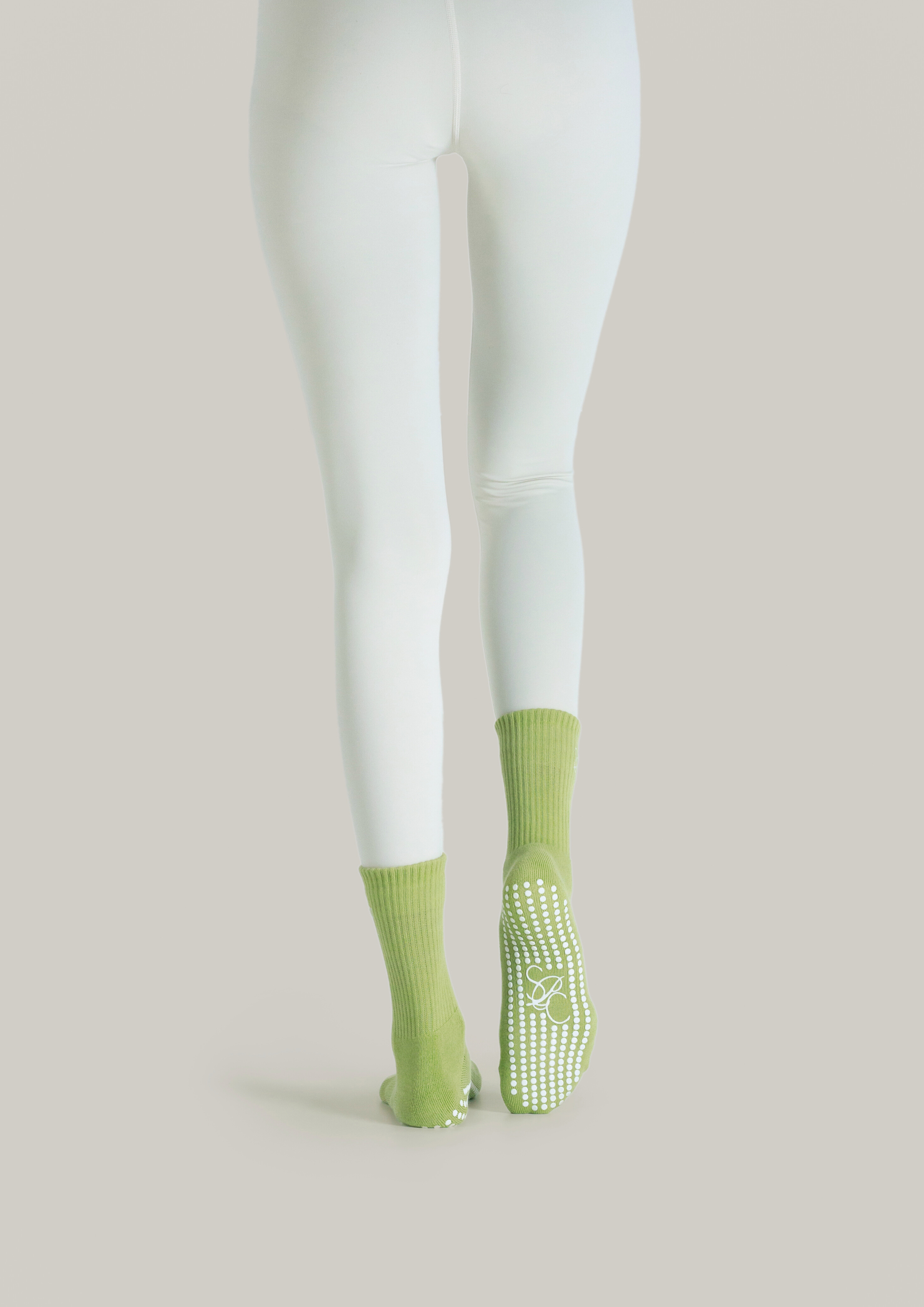Pilates Grip Socks in Pistachio