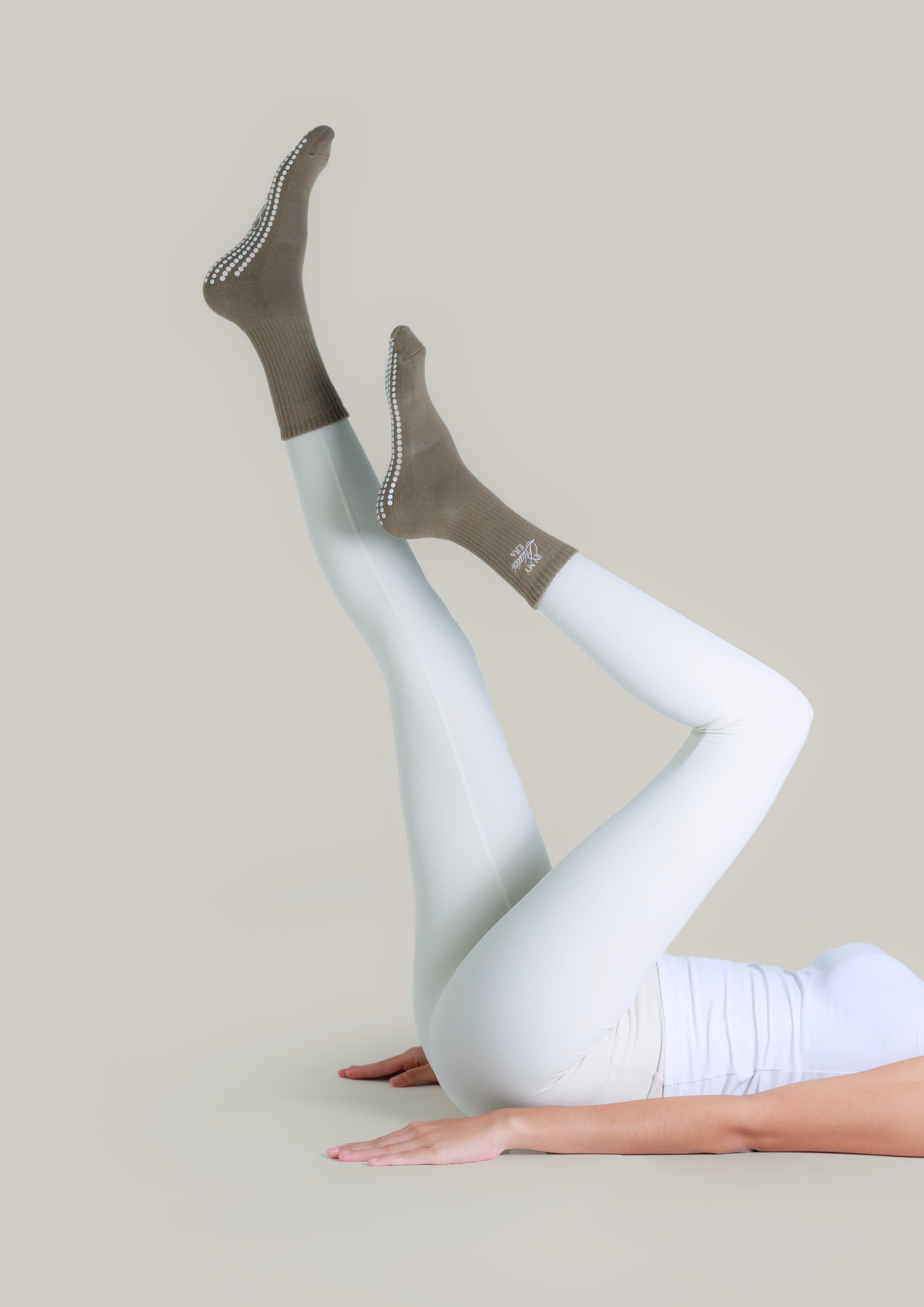 Pilates Grip Socks in Stone